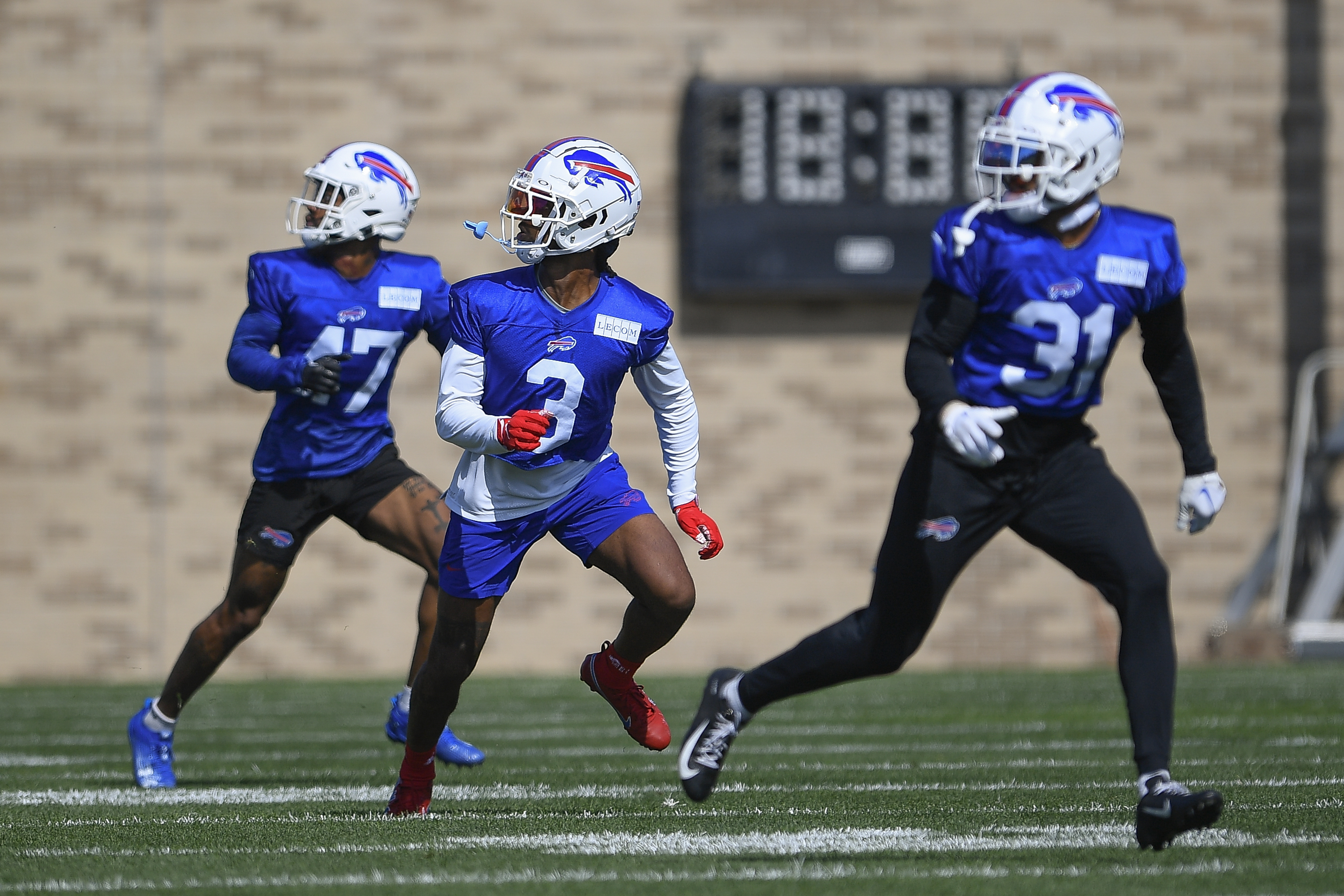 Collapse of Bills' Damar Hamlin reminder of importance of knowing CPR