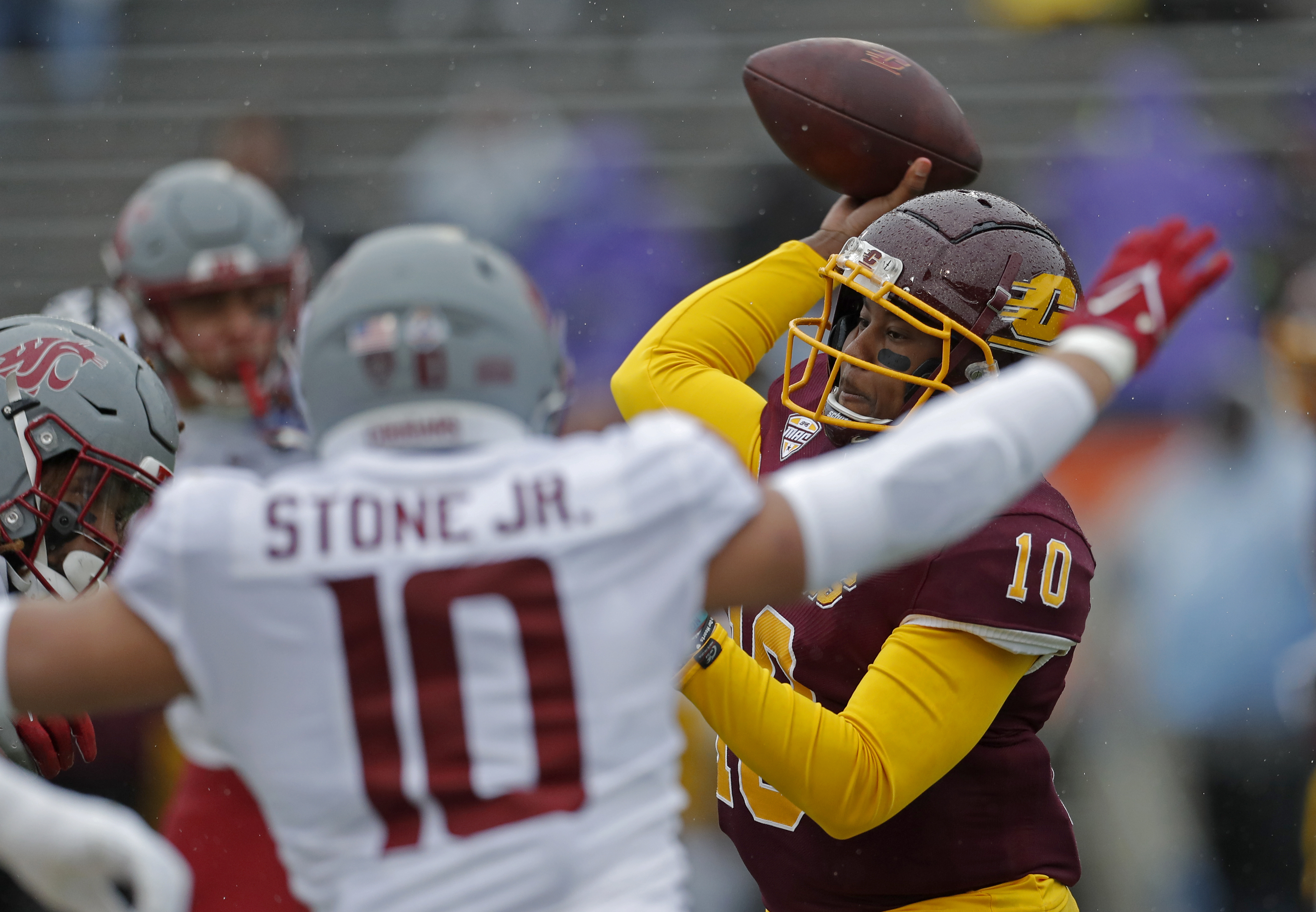 Central Michigan Upsets Cougars for Sun Bowl Victory - Bowl Games