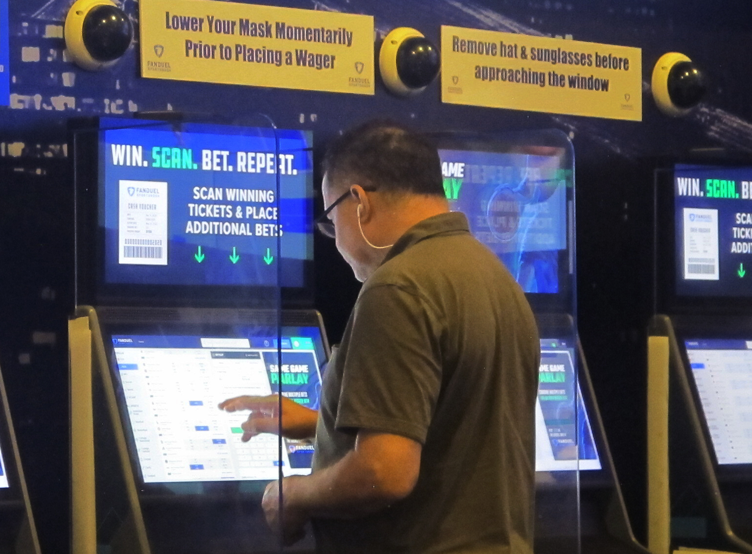 BetMGM to Open First Betting Parlor at NFL Stadium - WSJ