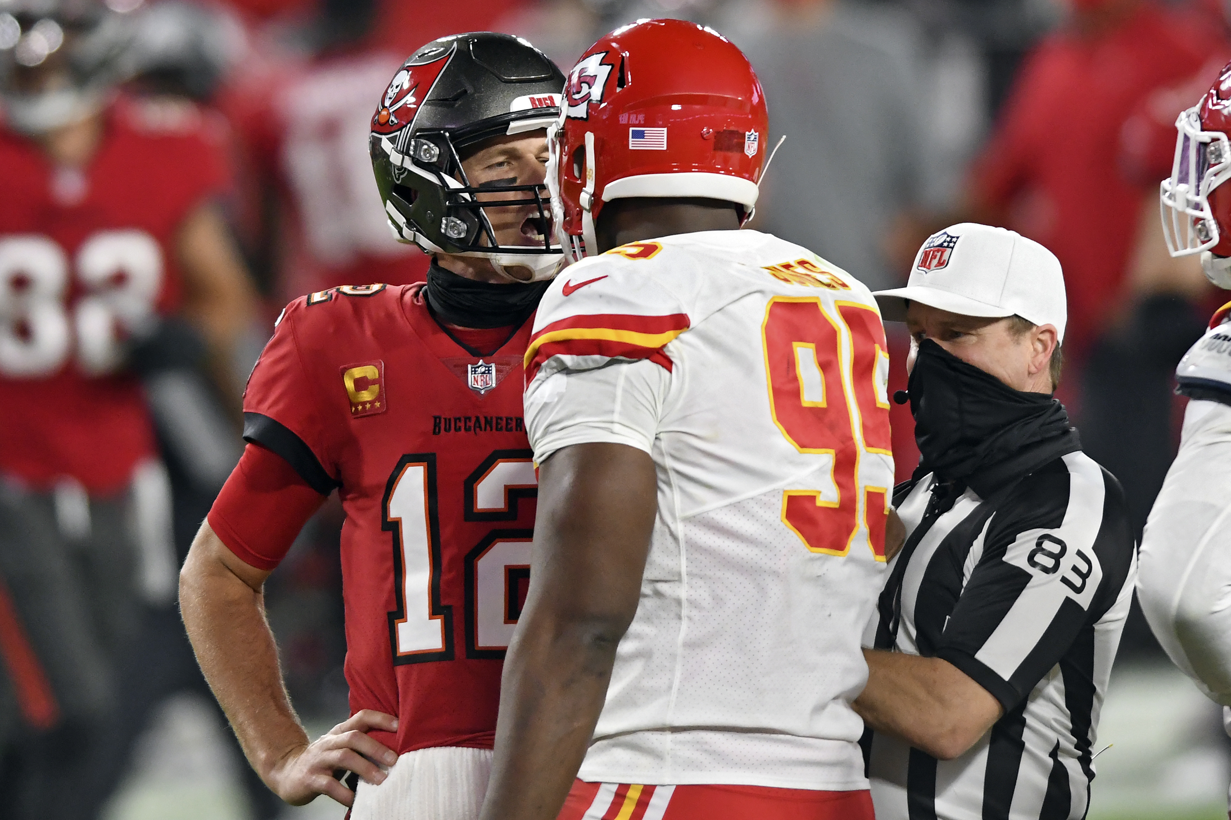 Mahomes, Hill light up Bucs, Chiefs hold on vs. Brady 27-24