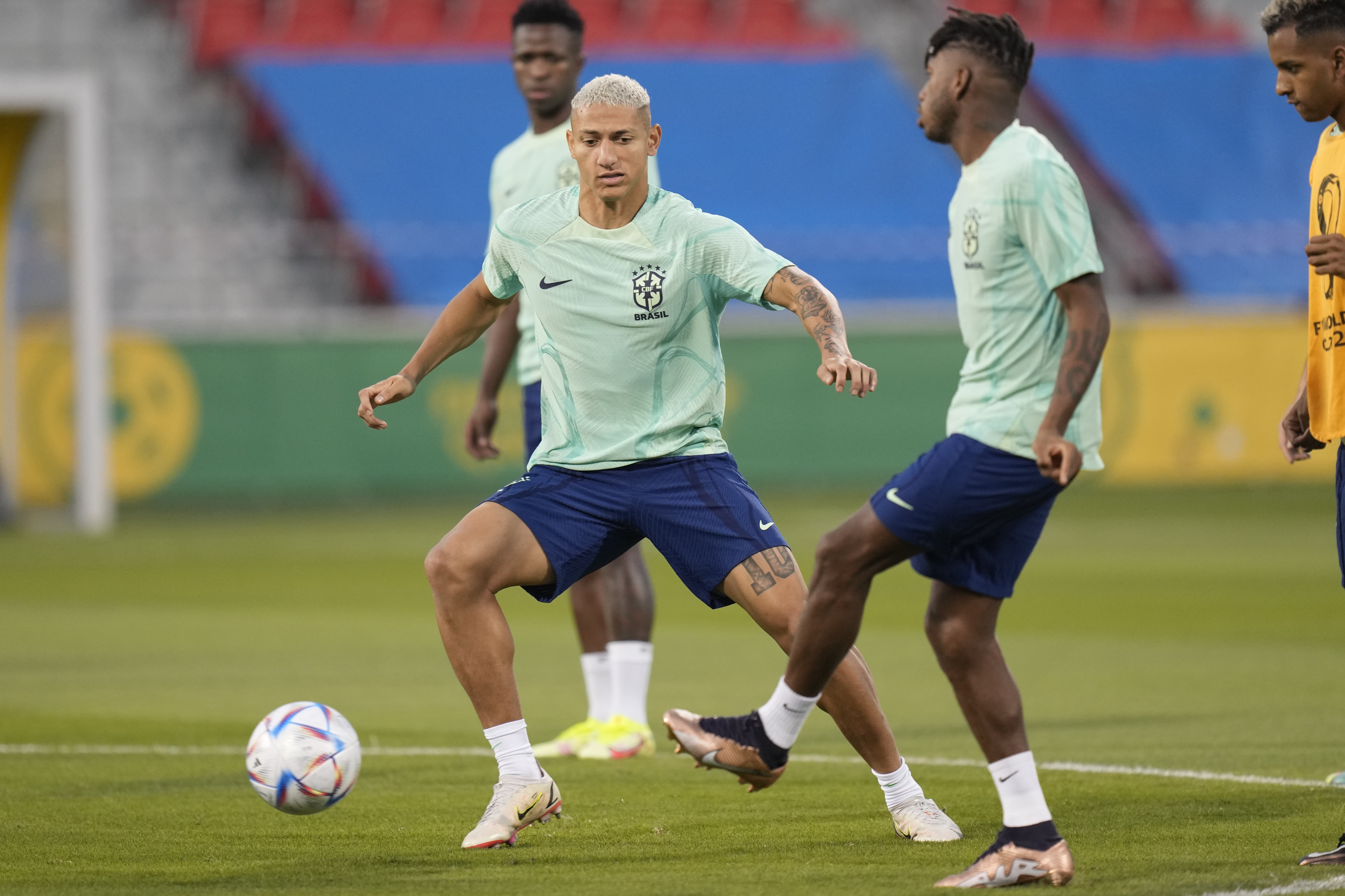 Neymar working '24 hours a day' to return at World Cup – KGET 17