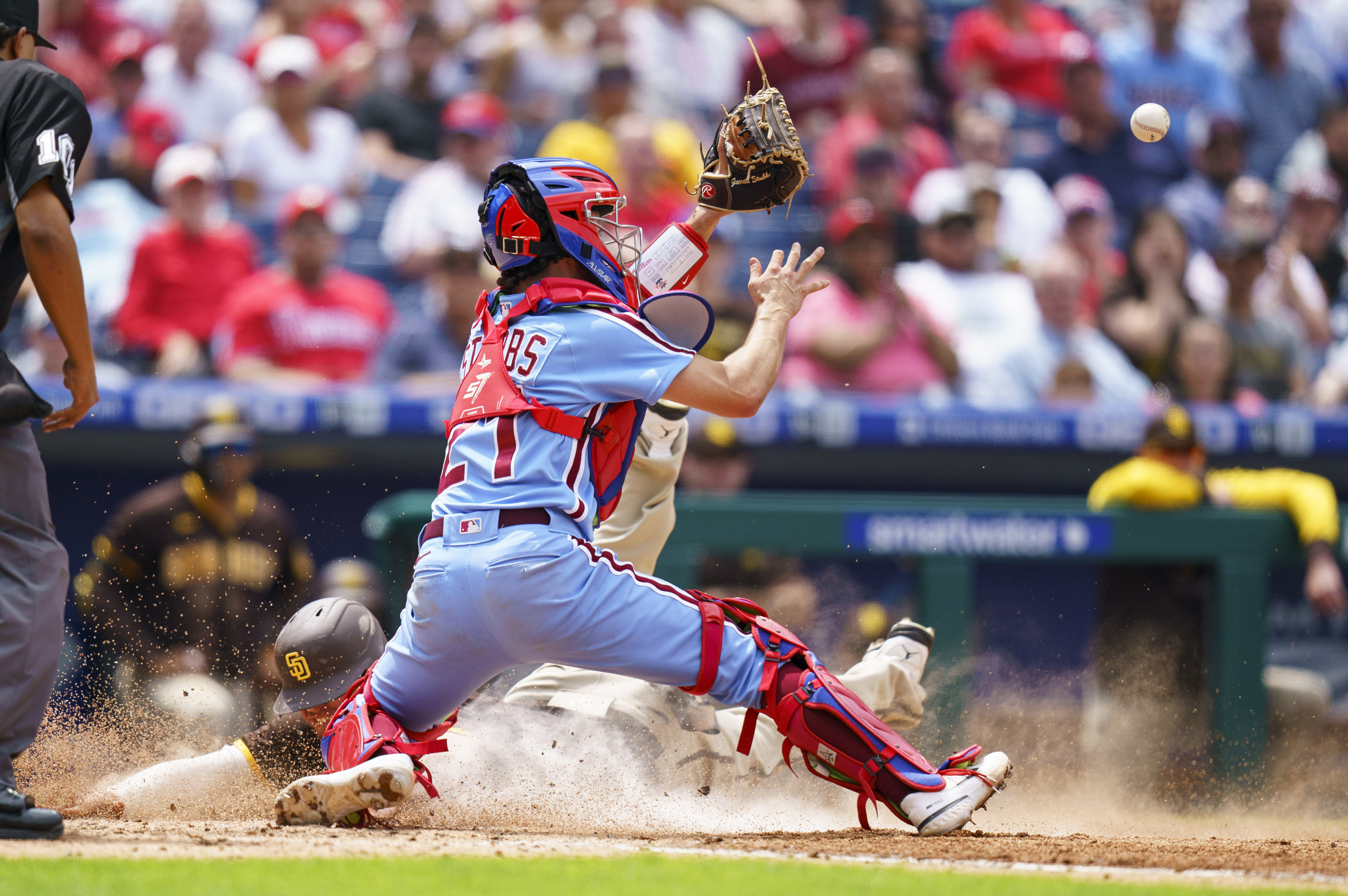 AP source: Phillies, SS Didi Gregorius agree on 2-year deal