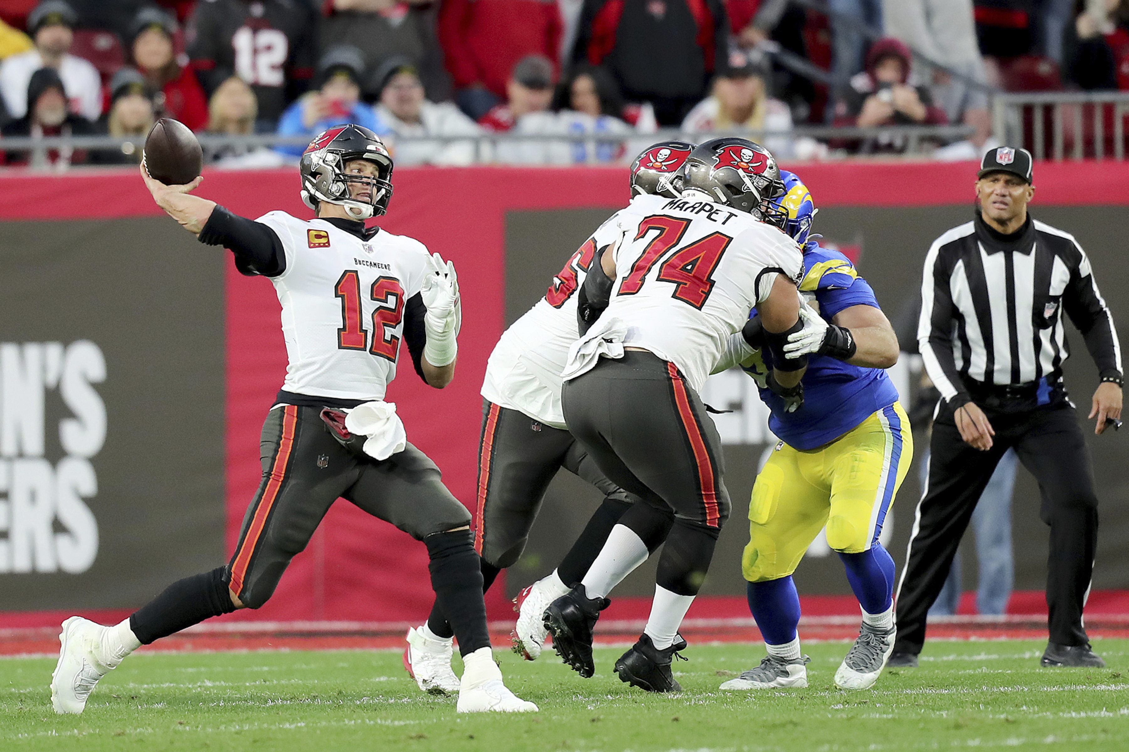 Tom Brady's Son Plays QB At Bucs Practice, Dad Loves It