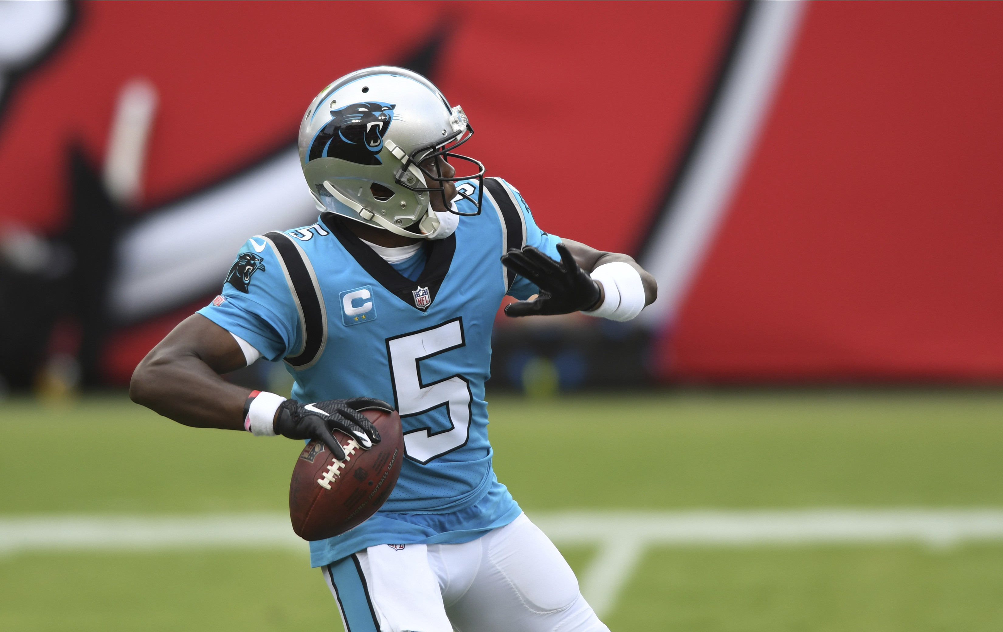 Brady, Fournette Lead Bucs Past Panthers