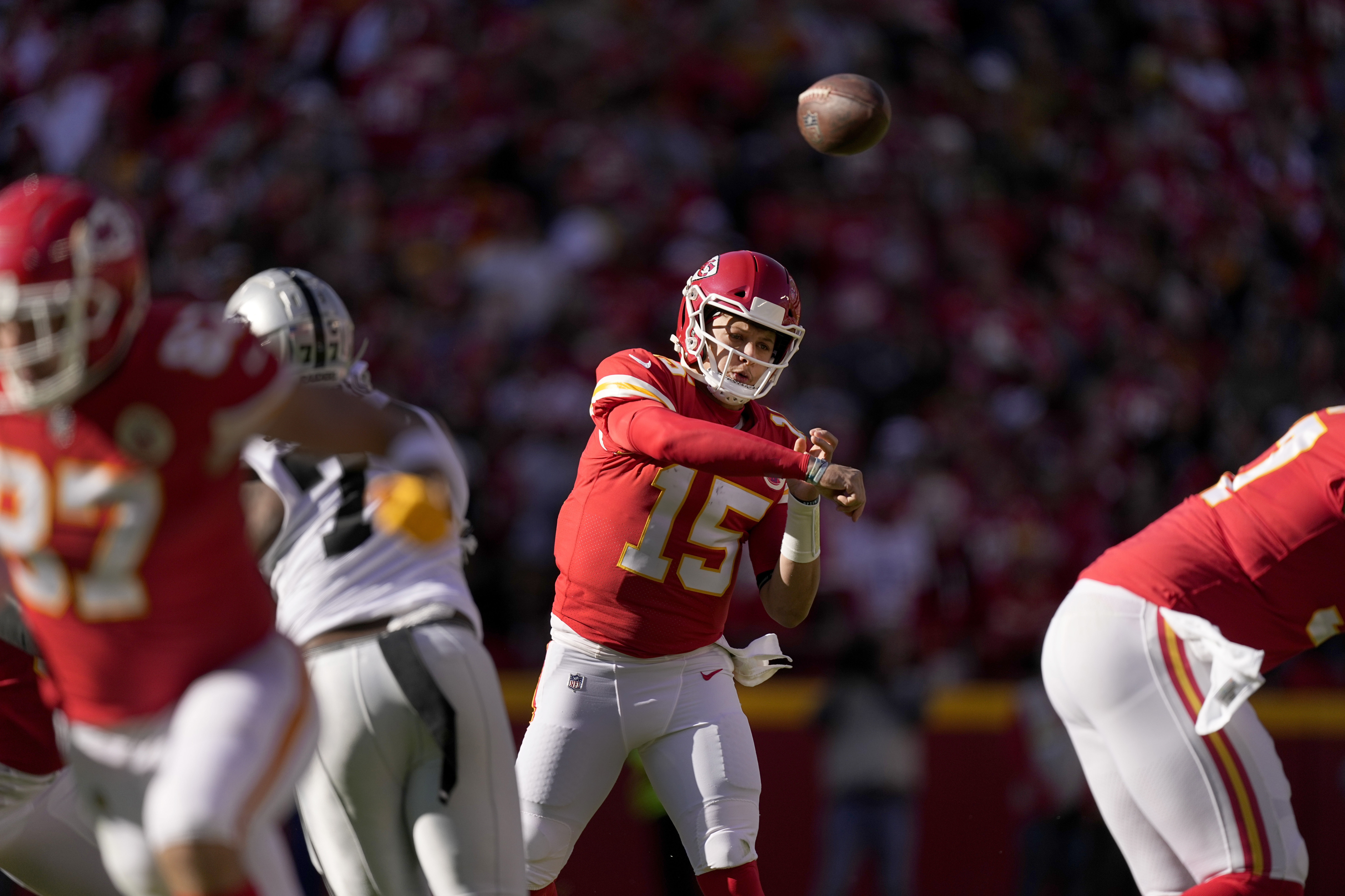 Raiders with 5 turnovers, get crushed by Chiefs 48-9