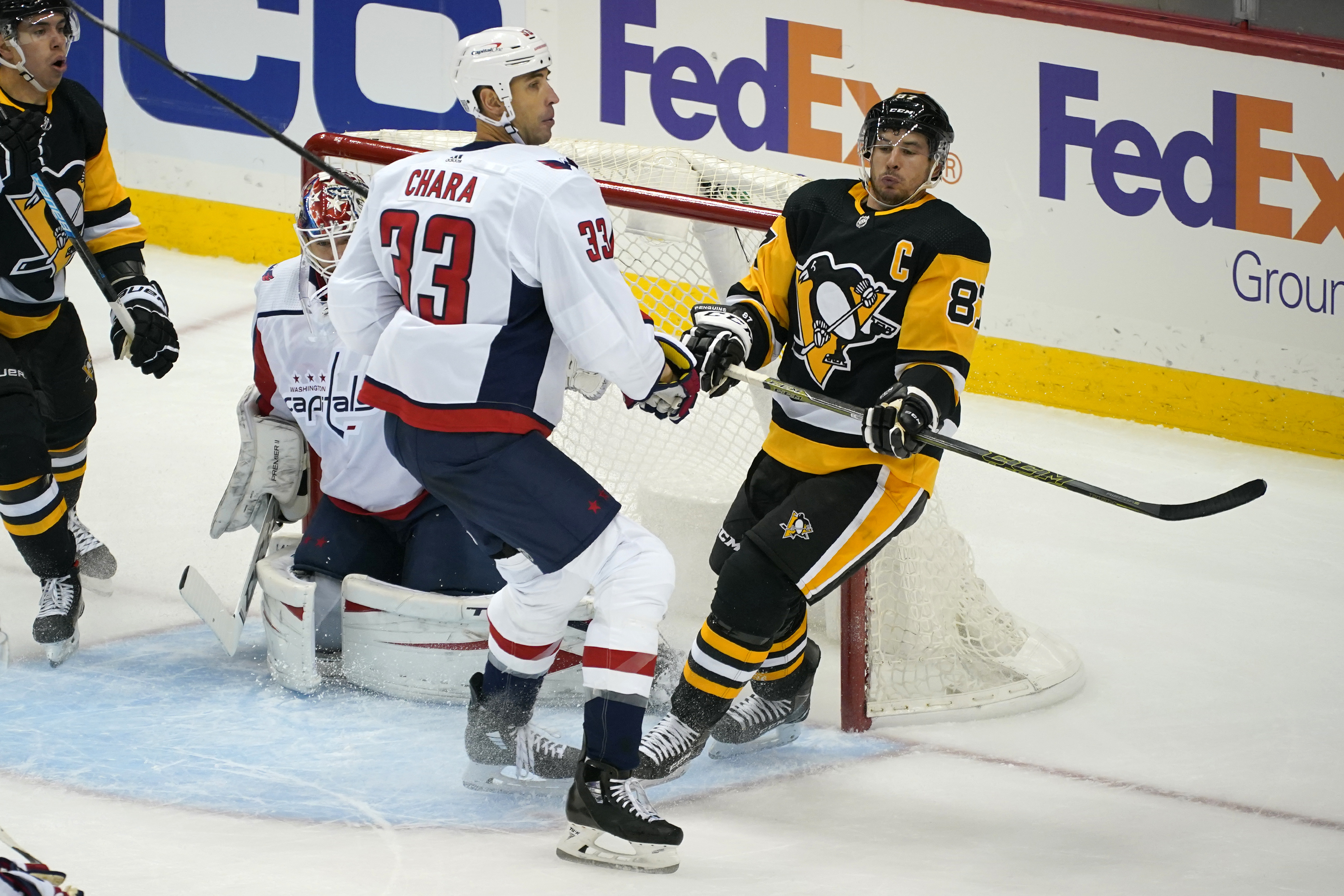 Guentzel's winner lifts Penguins by Capitals 4-3 in shootout
