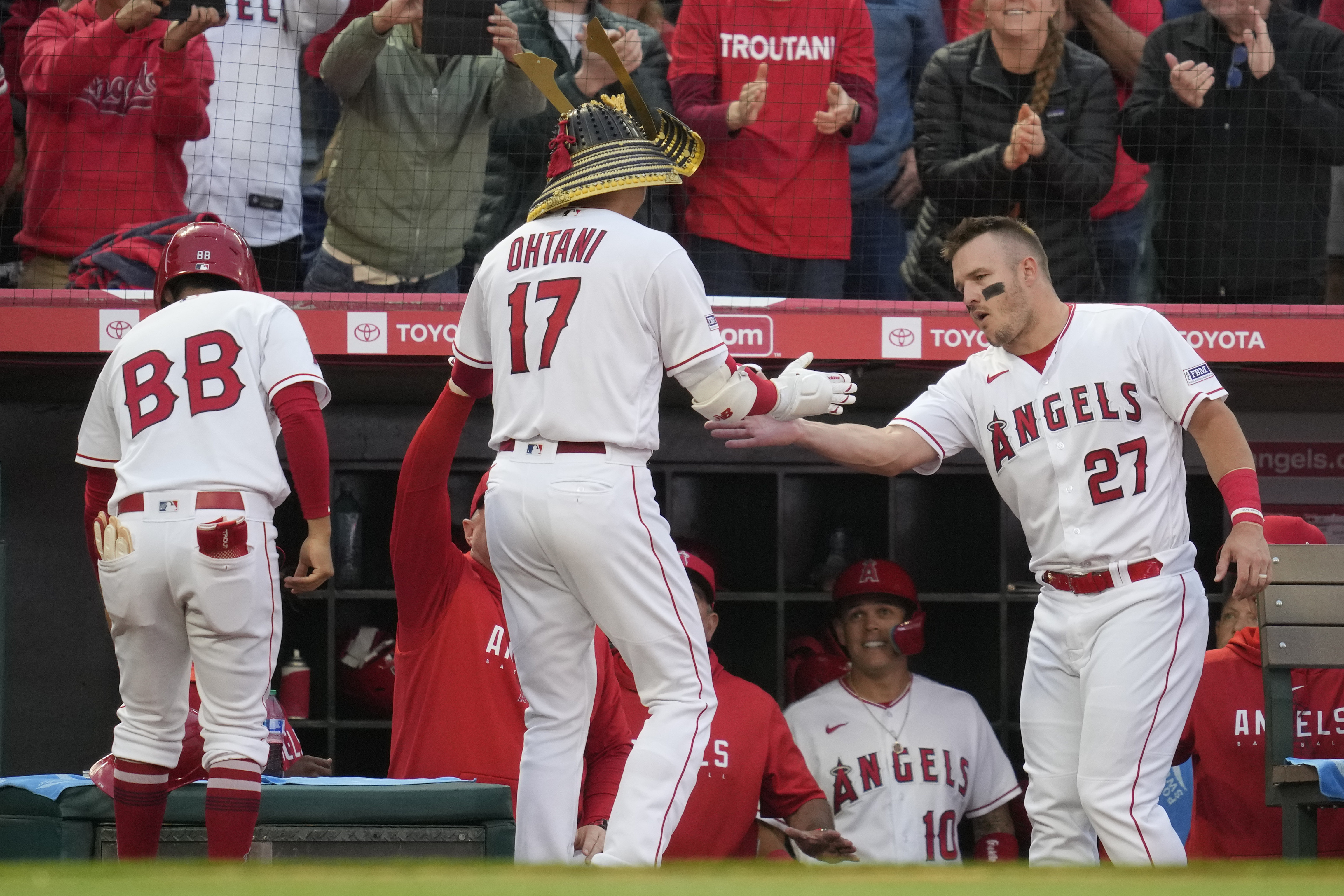 Yoshida's two-run homer (12), 07/25/2023