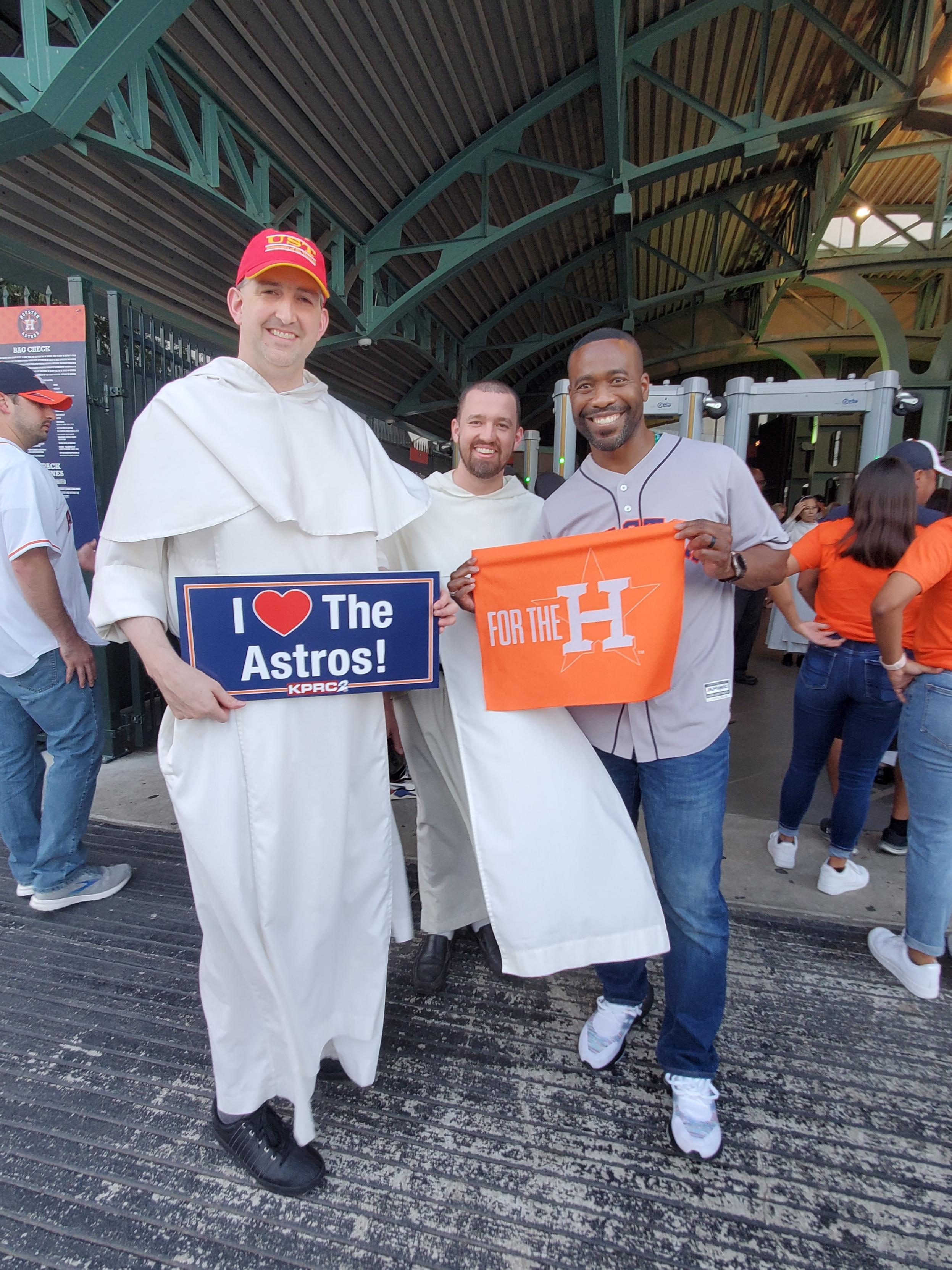 🔒 Looking sharp! Here are some of the best dressed Astros fans at Minute  Maid Park