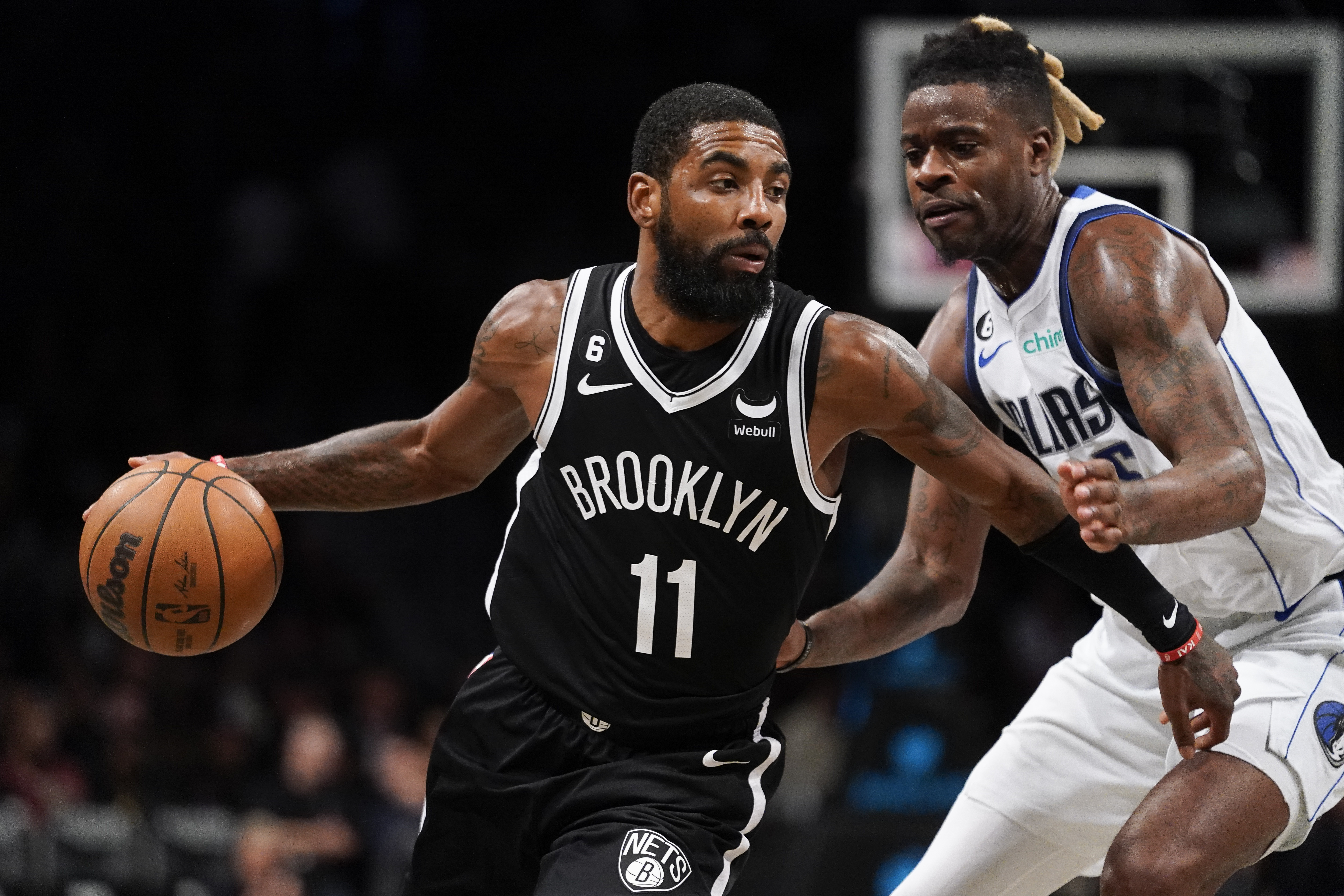 Kyrie Irving agrees to stay with Mavs, Doncic on a $126 million, 3-year  deal, AP source says – KGET 17