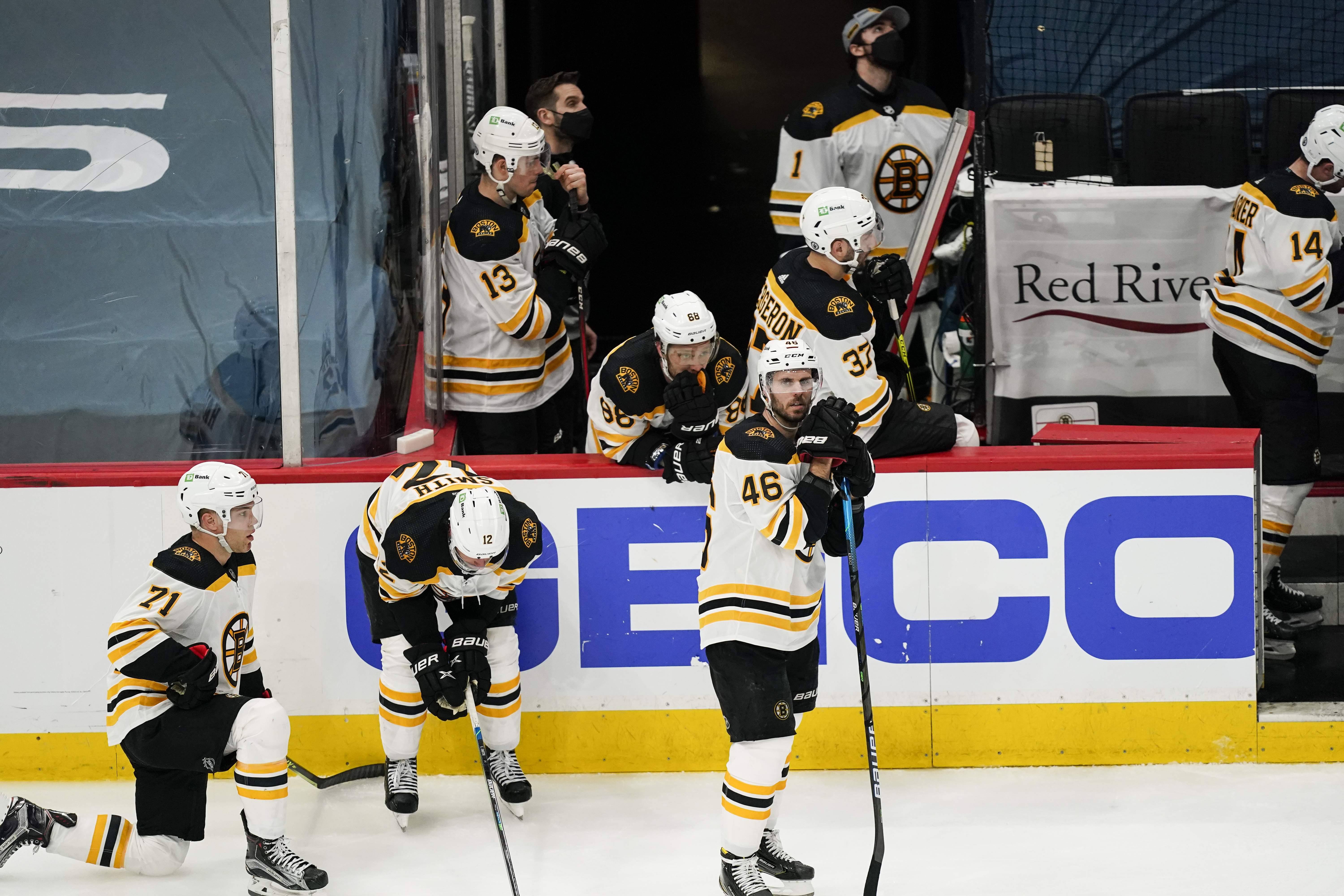 Bruins' McAvoy clears COVID-19 protocol, available for Game 5