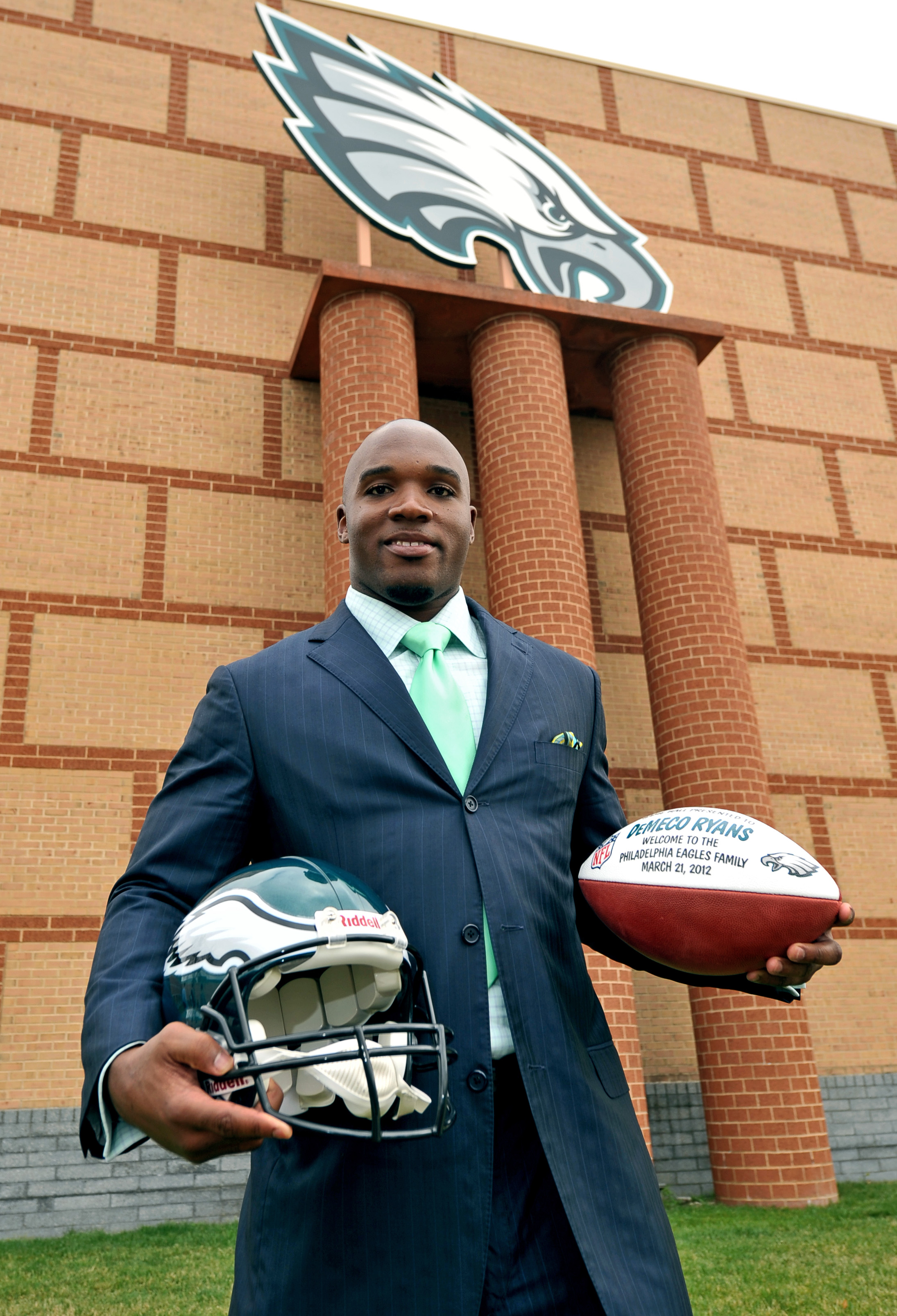 DeMeco Ryans - Philadelphia Eagles Linebacker - ESPN