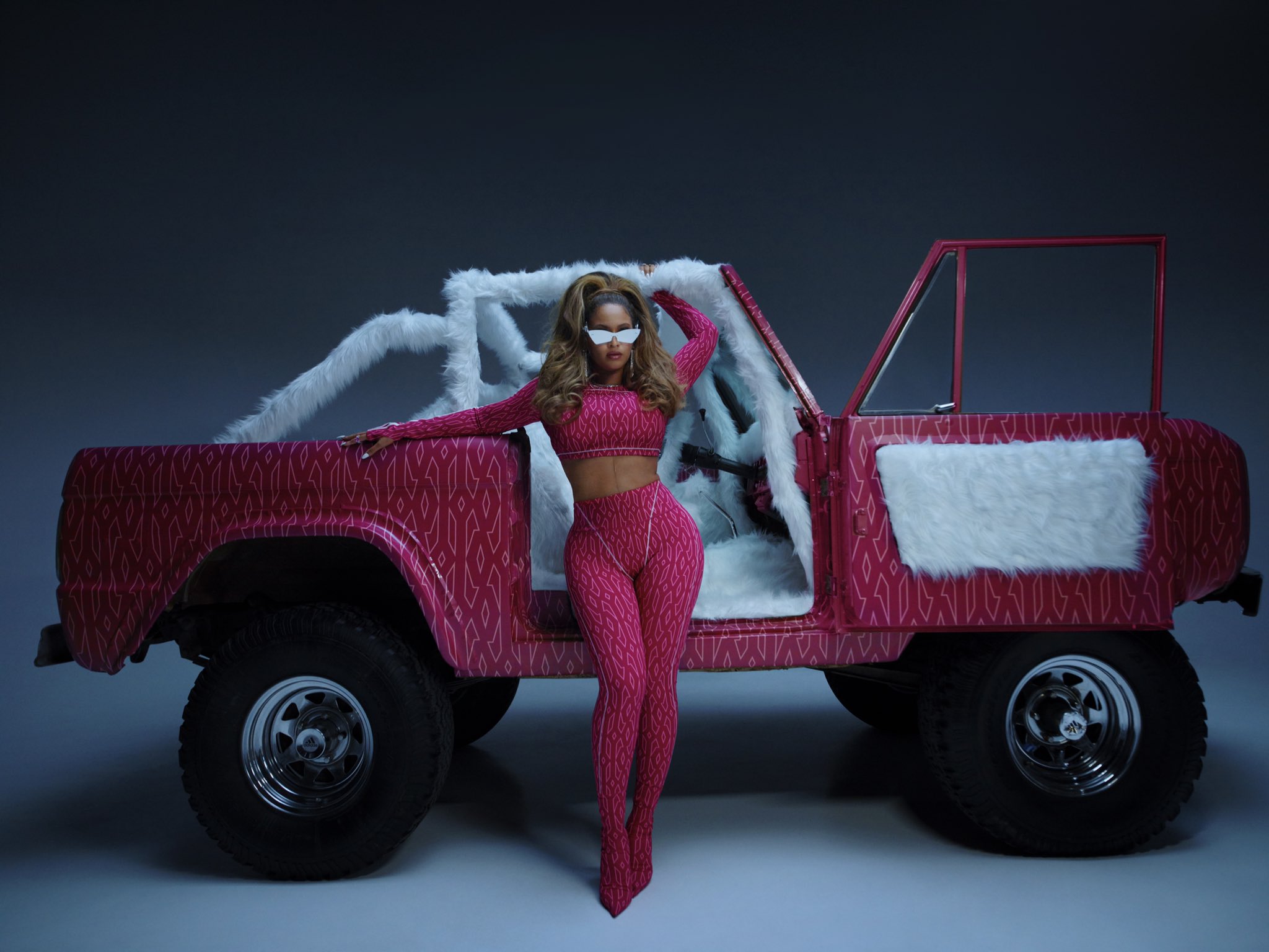 PHOTOS: Beyoncé announces new 'Icy Park' collection that will “bring the  streets to the slopes”