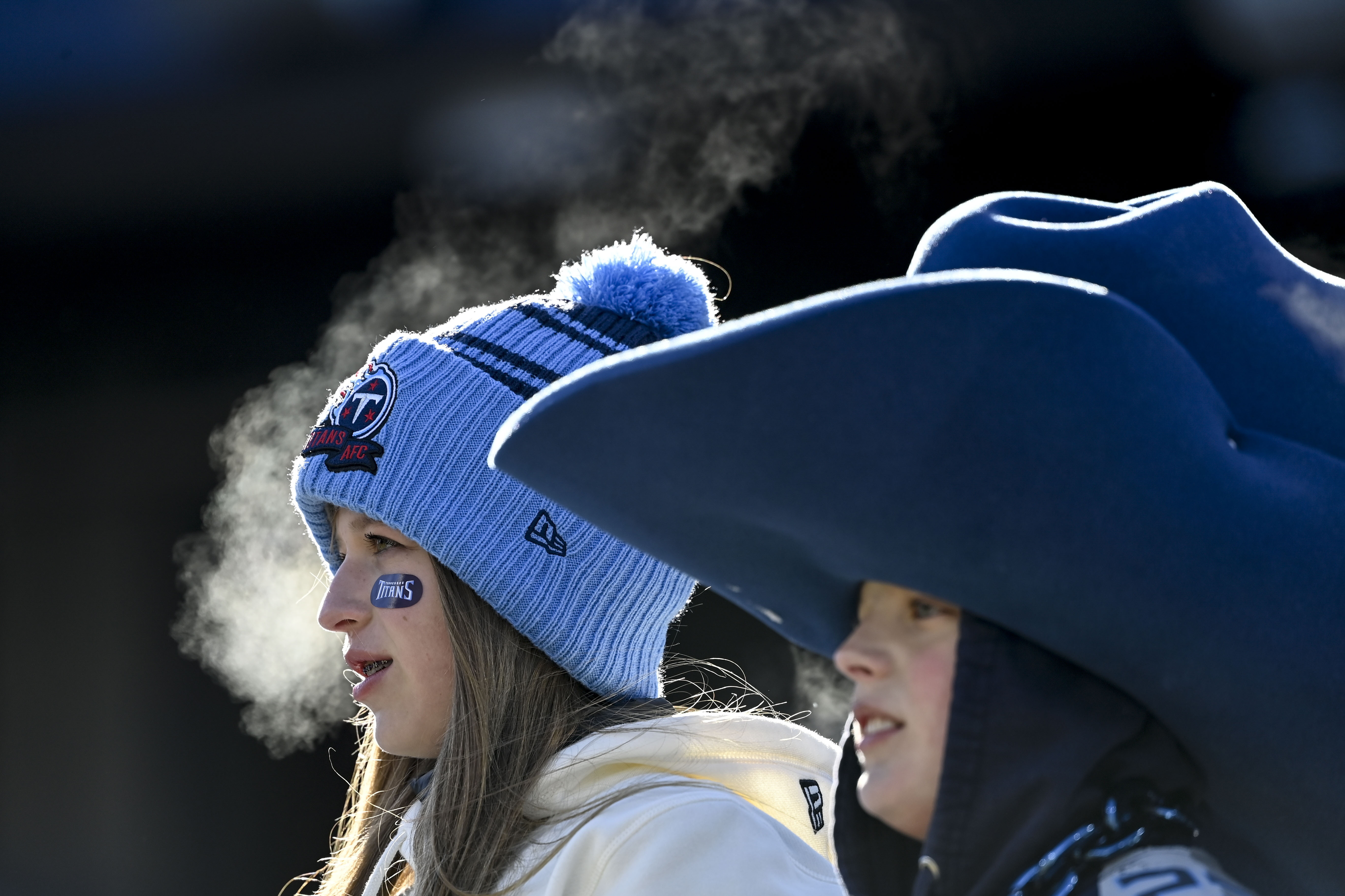 Hourlong delay to kickoff forced by cold no issue for Texans - The