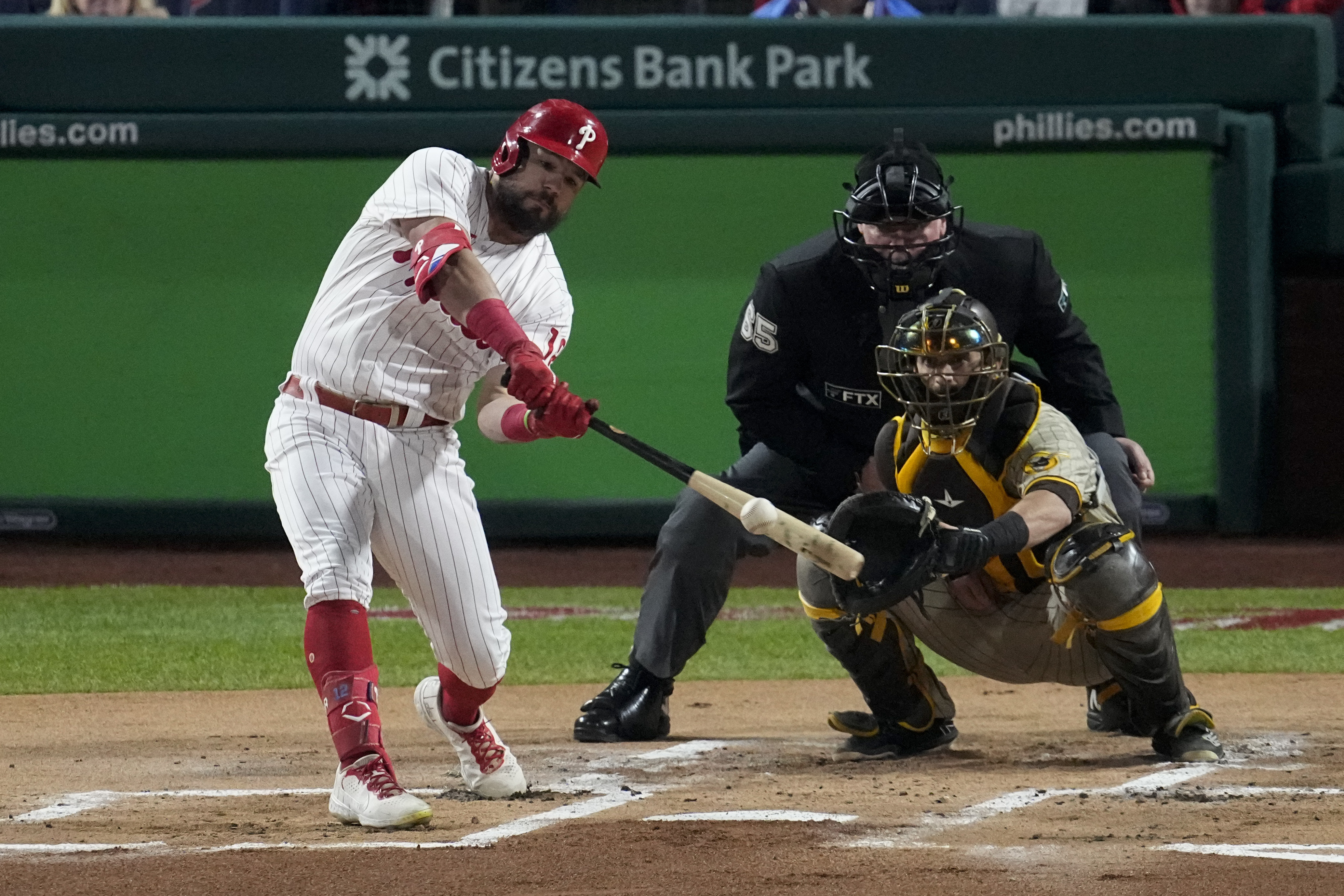 How Phillies slugger Rhys Hoskins' batting stance evolved from