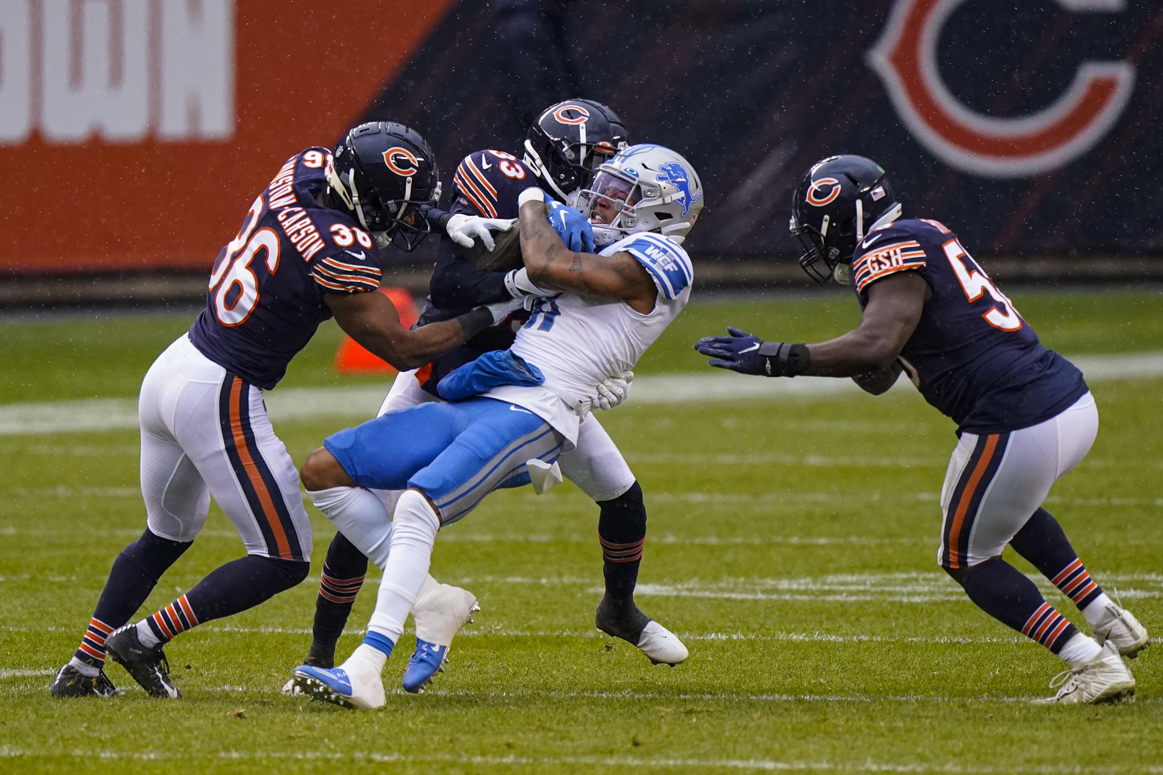 Stafford throws 3 TDs, Lions rally to beat Bears 34-30