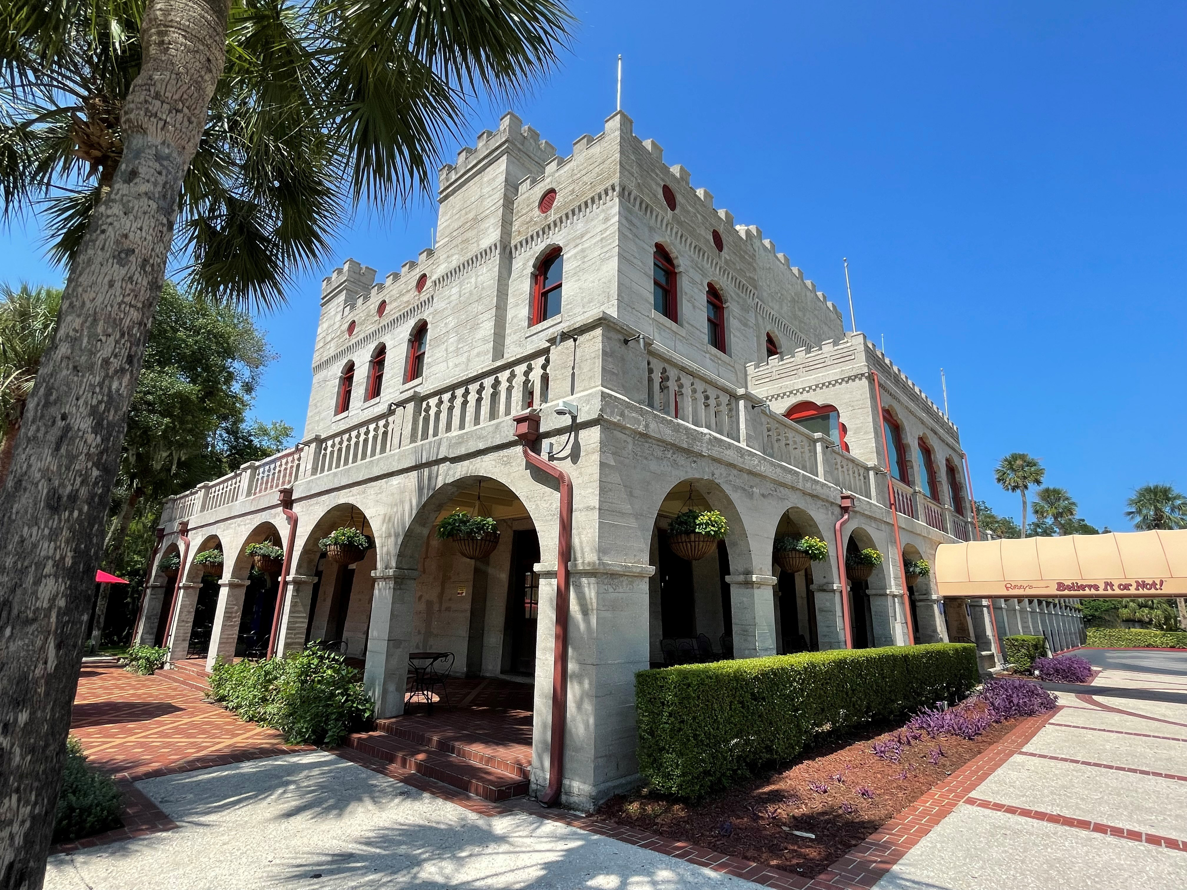 Red Trains Tours - Ripley's Believe It or Not! St. Augustine