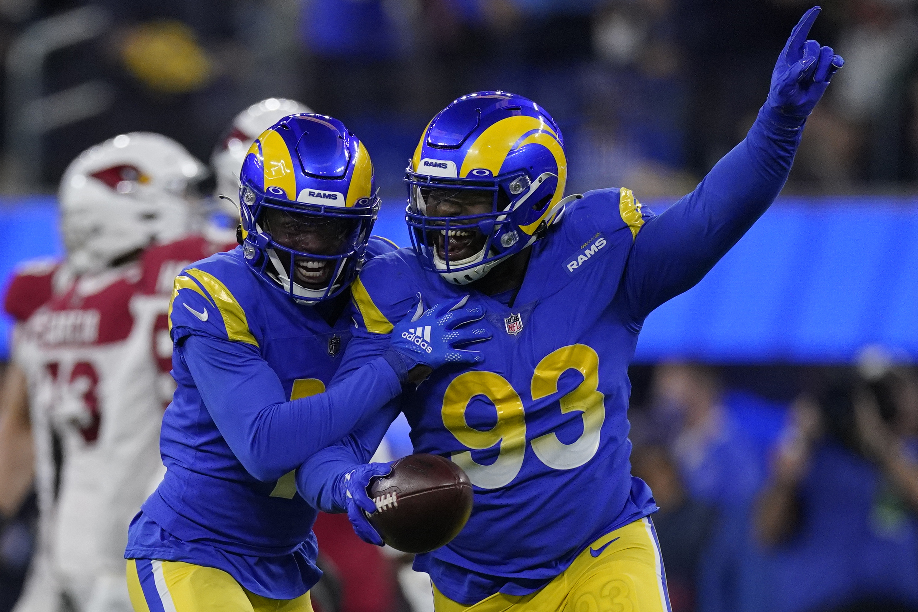 Von Miller has six tackles, sack as Rams beat Cardinals 34-11 in