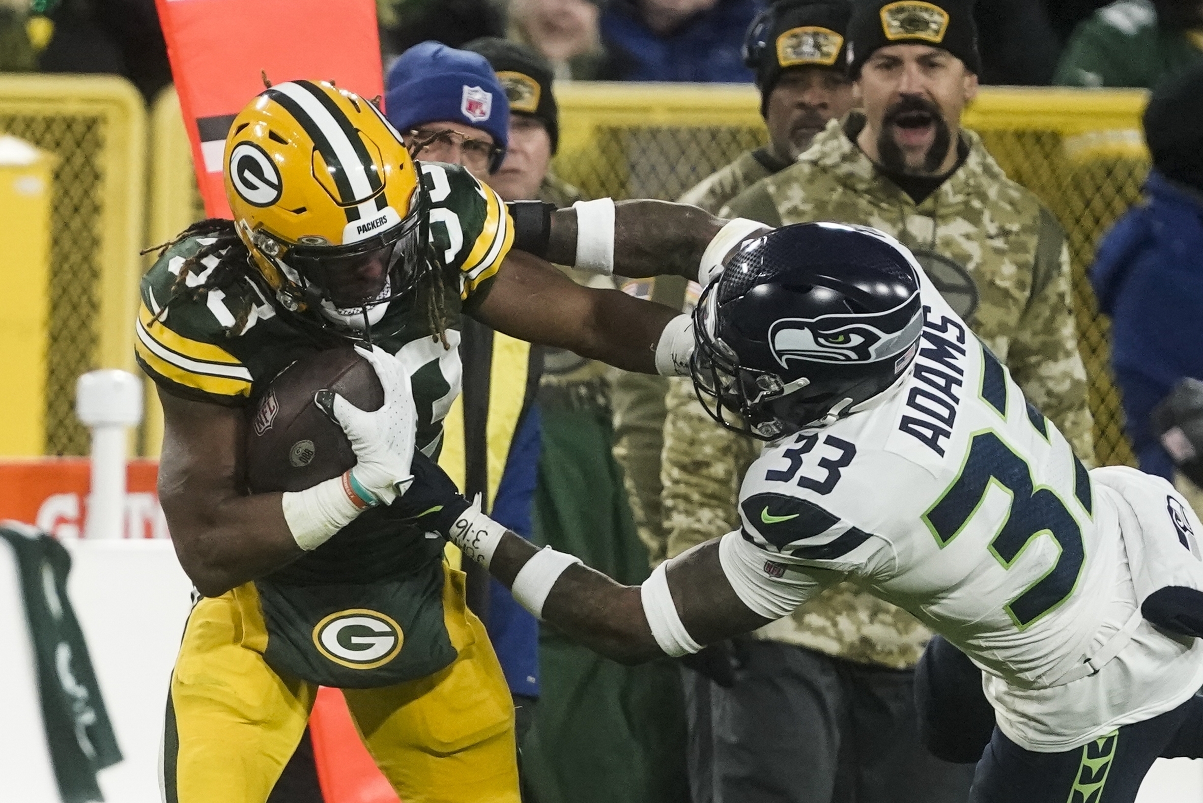 Seahawks' DK Metcalf ejected after grabbing Packers players