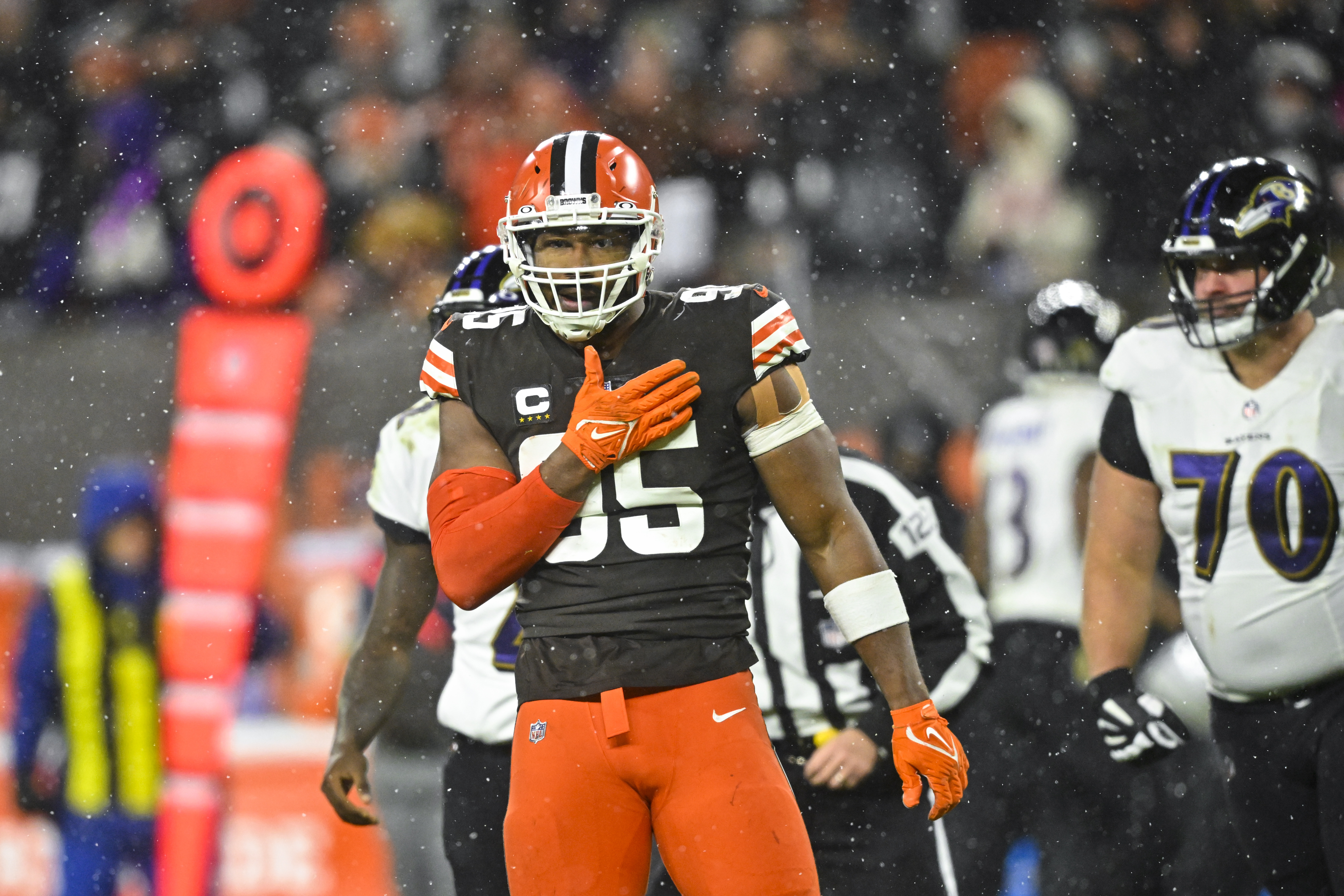 Watson throws TD, wins home debut as Browns defeat Ravens 13-3