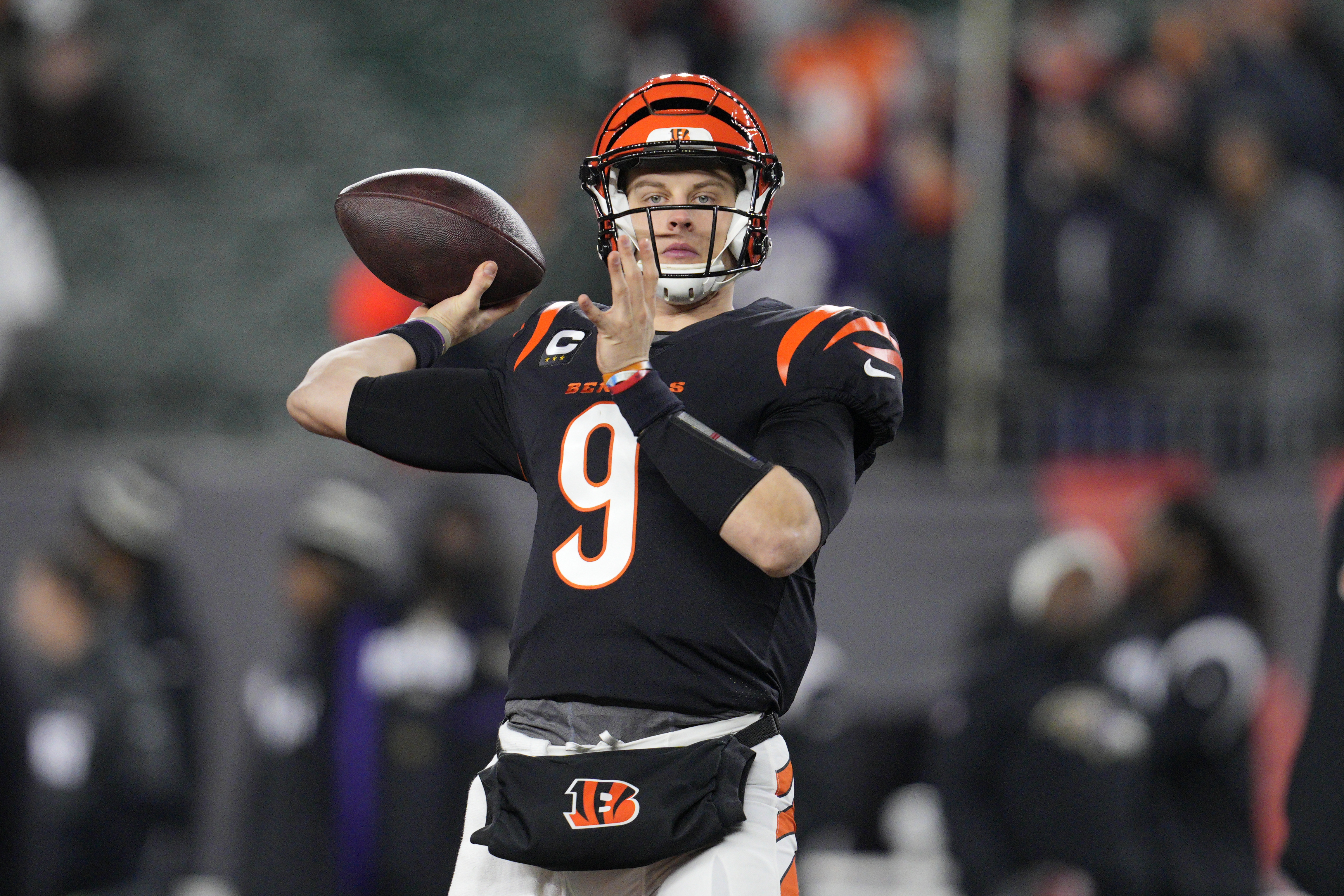 Bengals want ball in Burrow's hands with ground game stalled