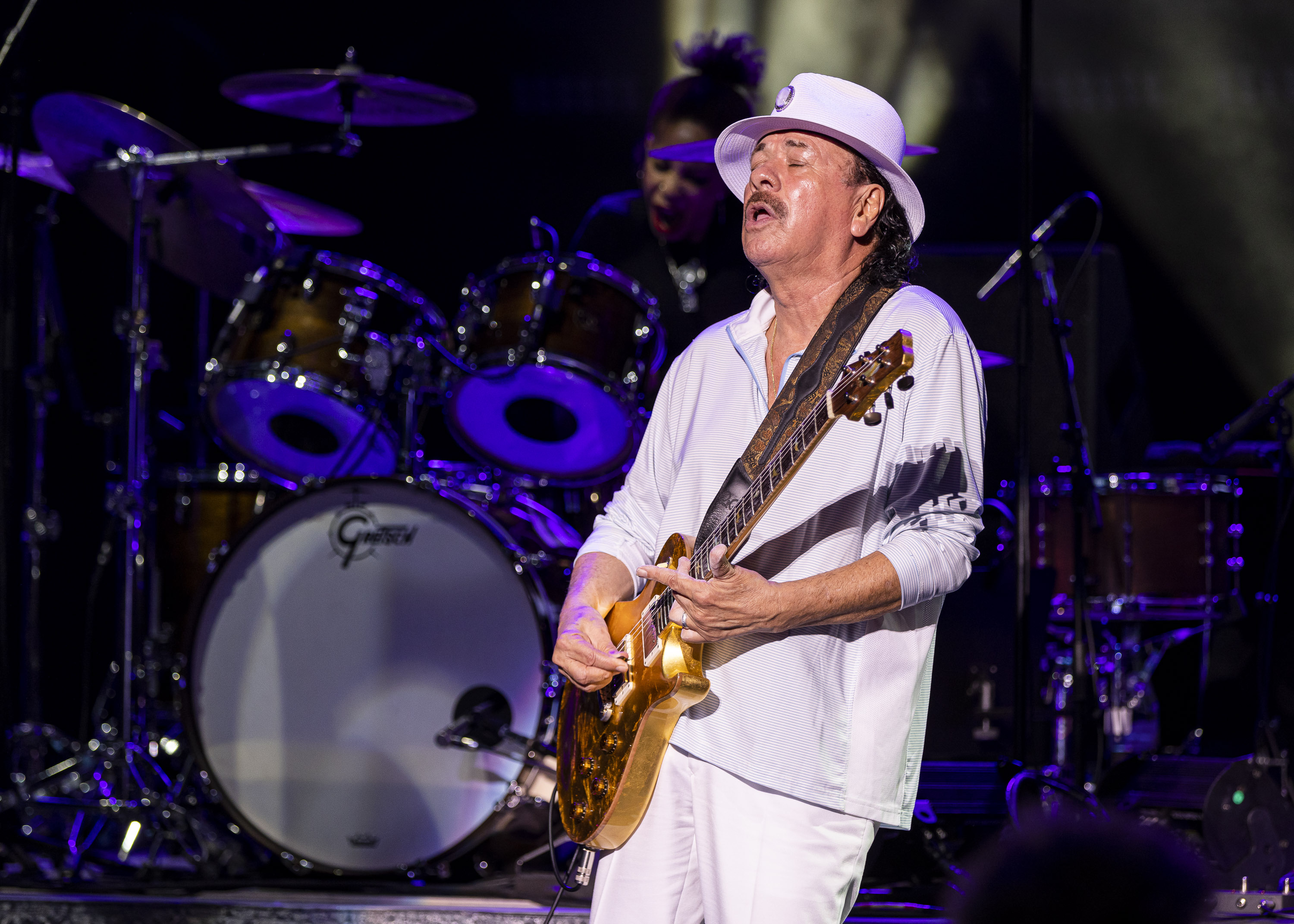 Carlos Santana returning to Pine Knob for concert 1 year after collapsing  on stage