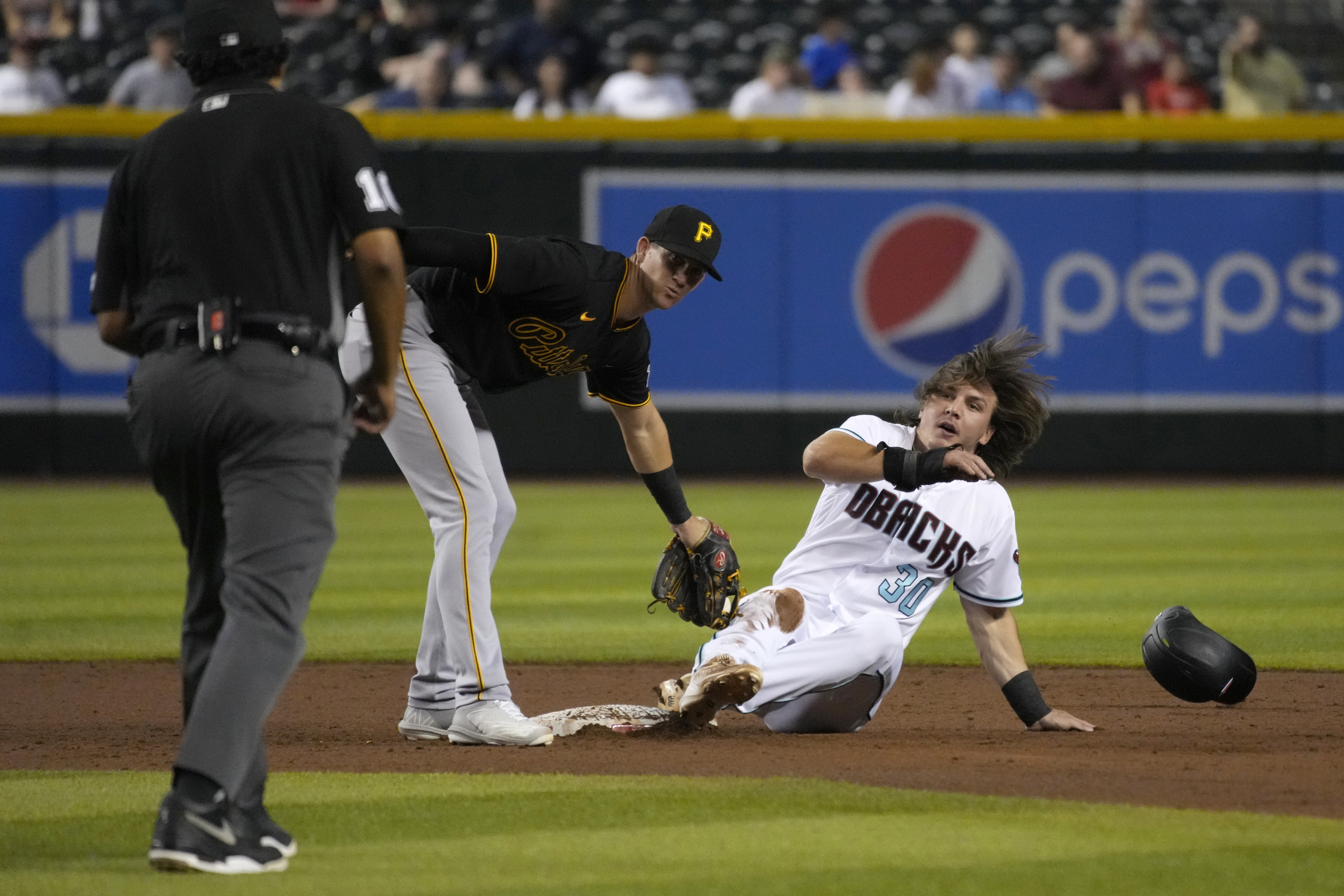 MLB suspends Pittsburgh Pirates' Rololfo Castro for viral cellphone moment