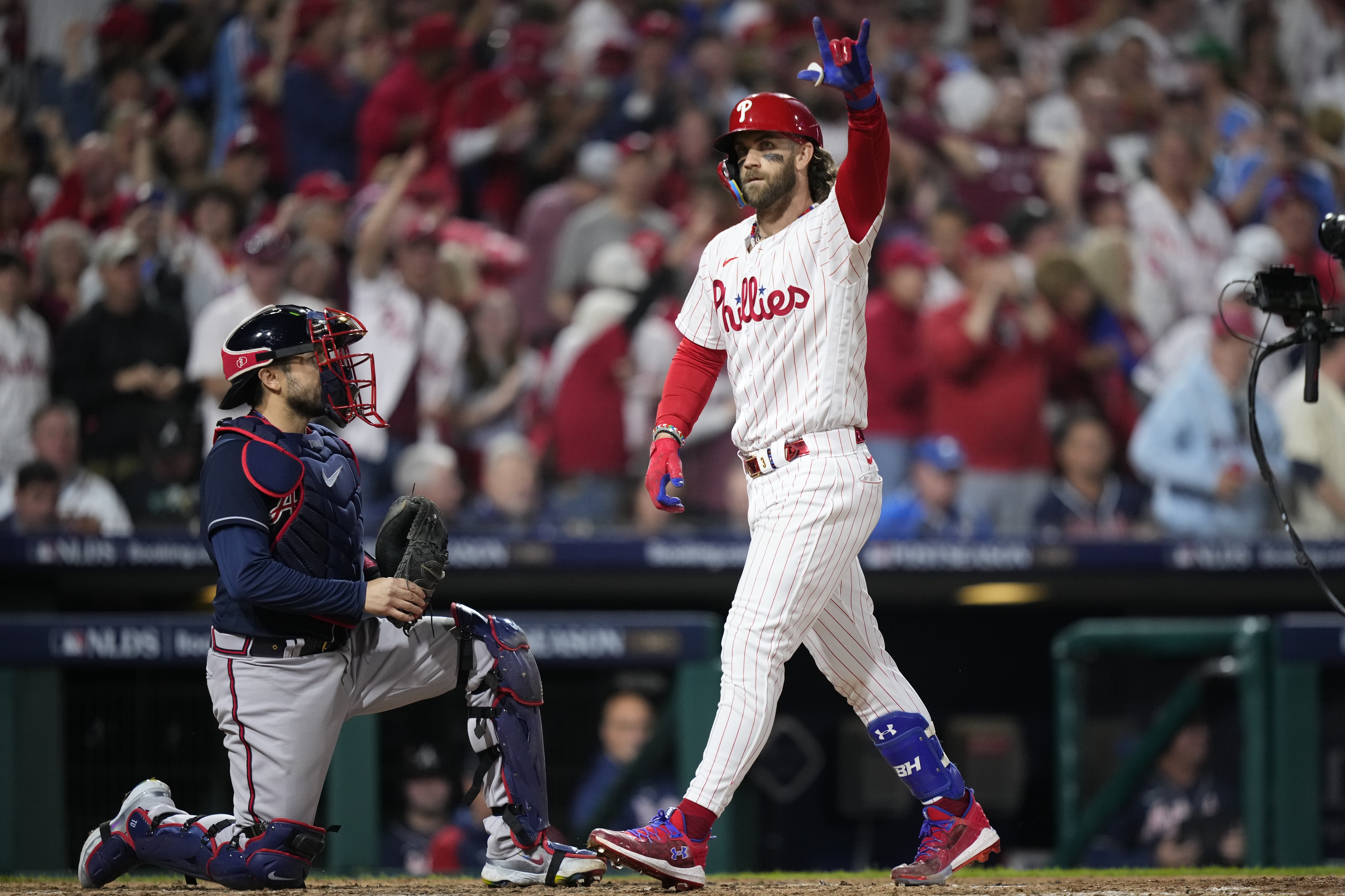 Phillies pounded to death by Braves while wearing ridiculous