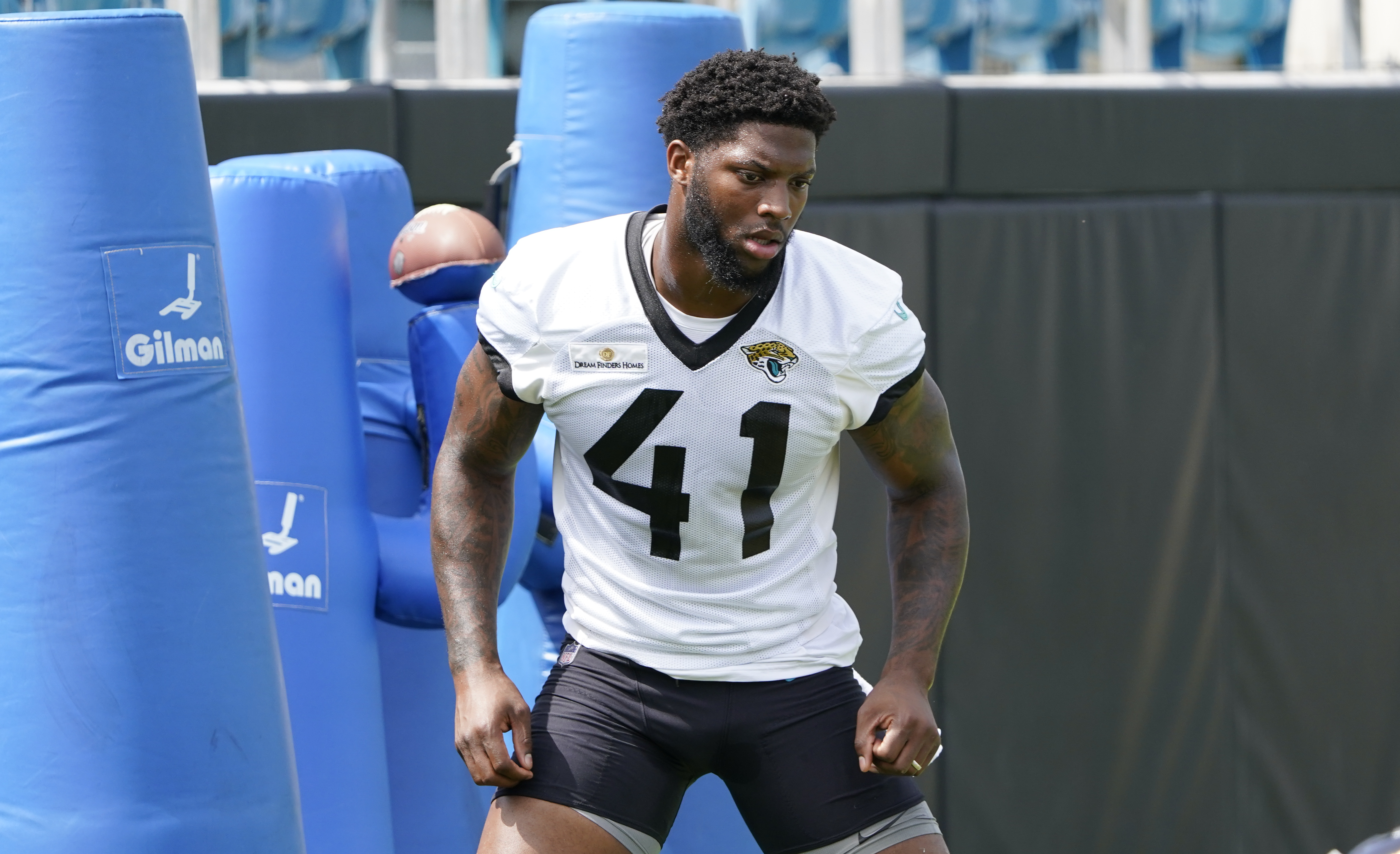 Jaguars' Allen attends mandatory minicamp, vows to 'grow as a player'