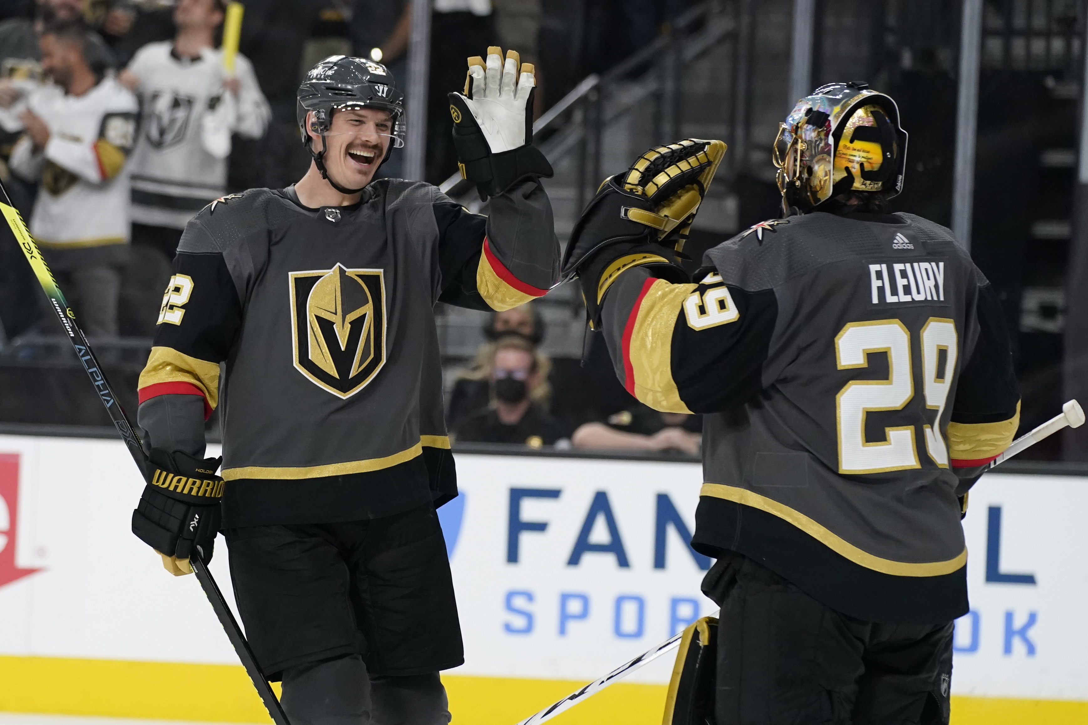 Golden Knights' Ryan Reaves, Brayden McNabb hold hockey clinic