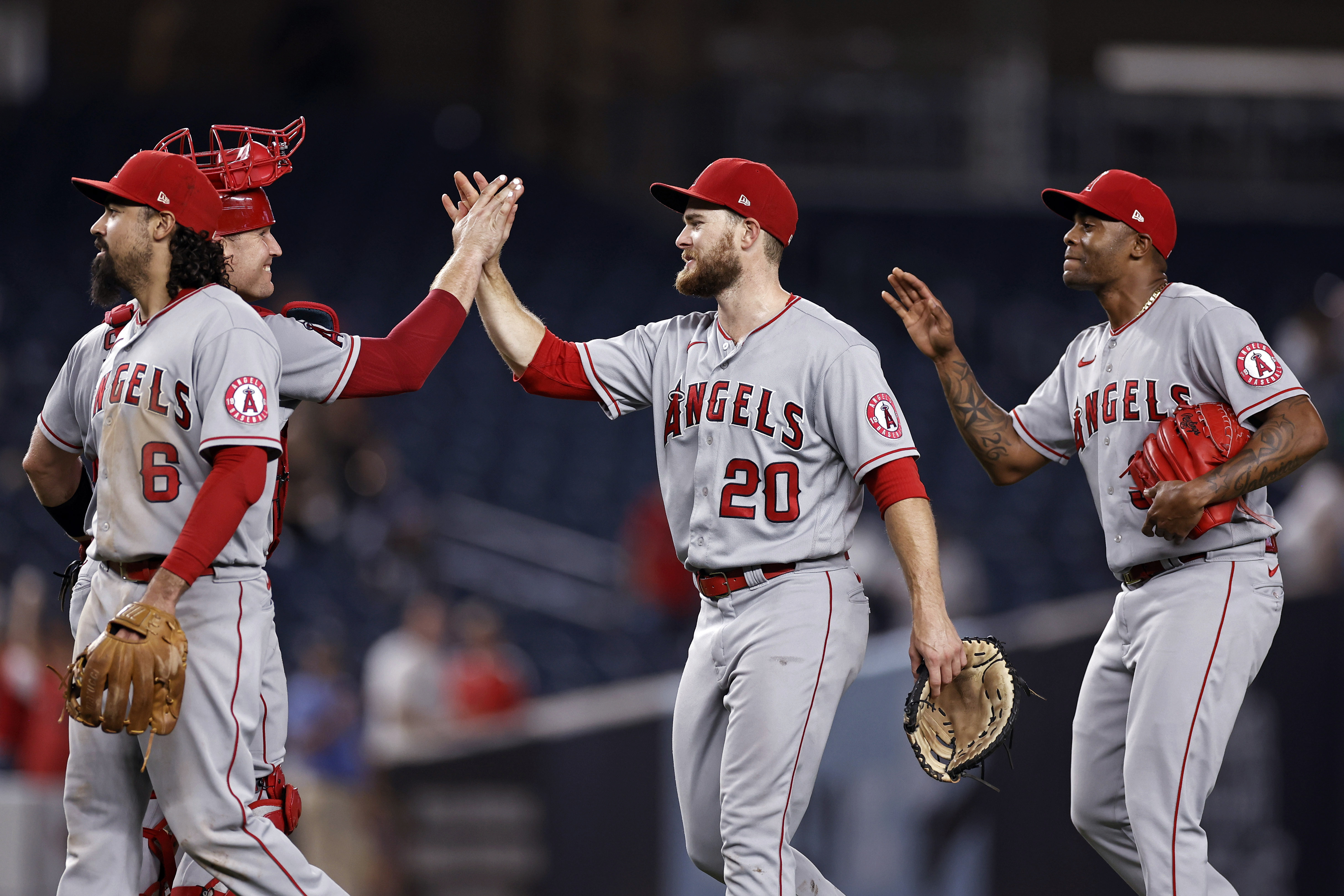 Ohtani flops, exits early in Yankee Stadium pitching debut