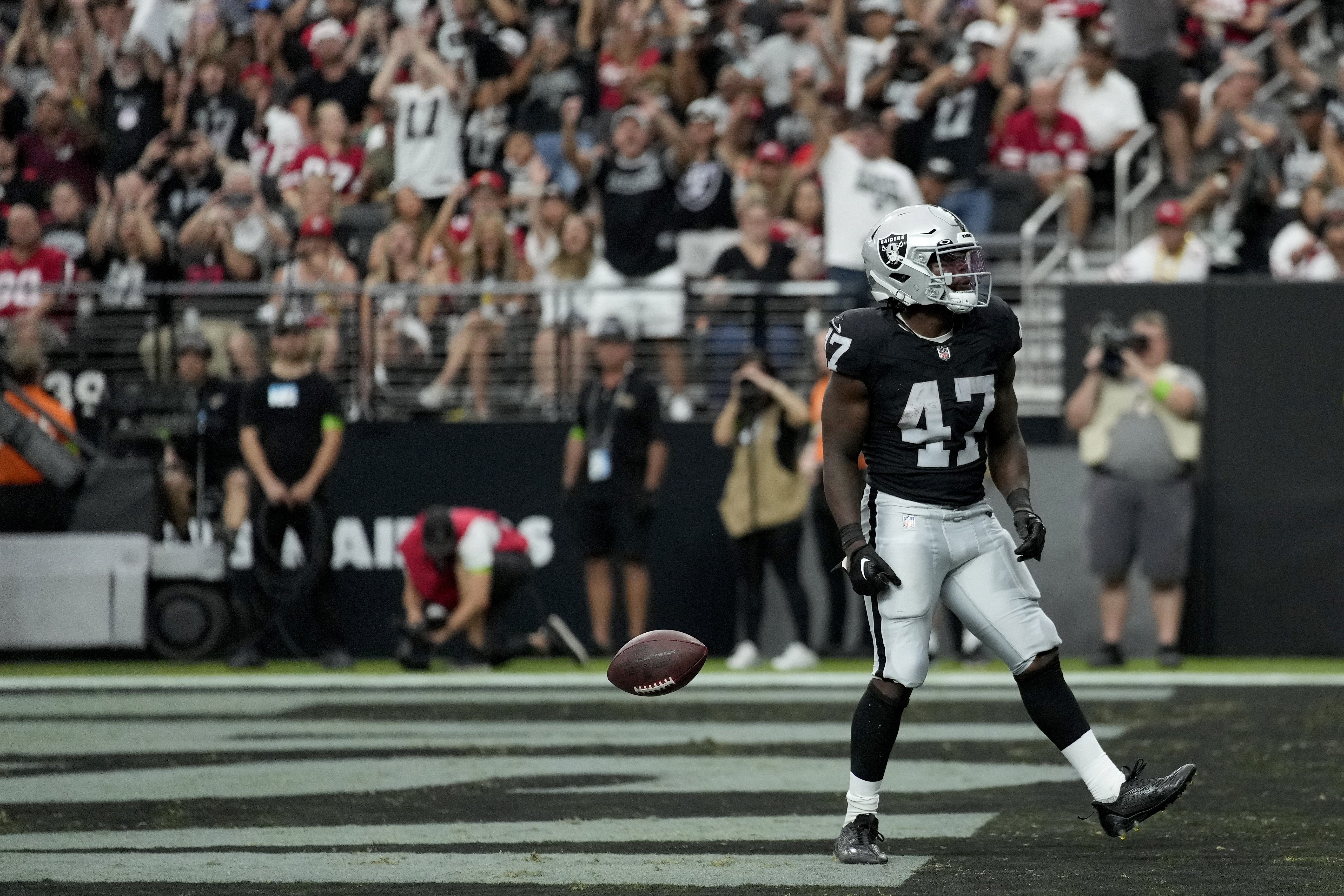 49ers-Raiders Preseason: Trey Lance starts 1st half, Sam Darnold 2nd -  Niners Nation