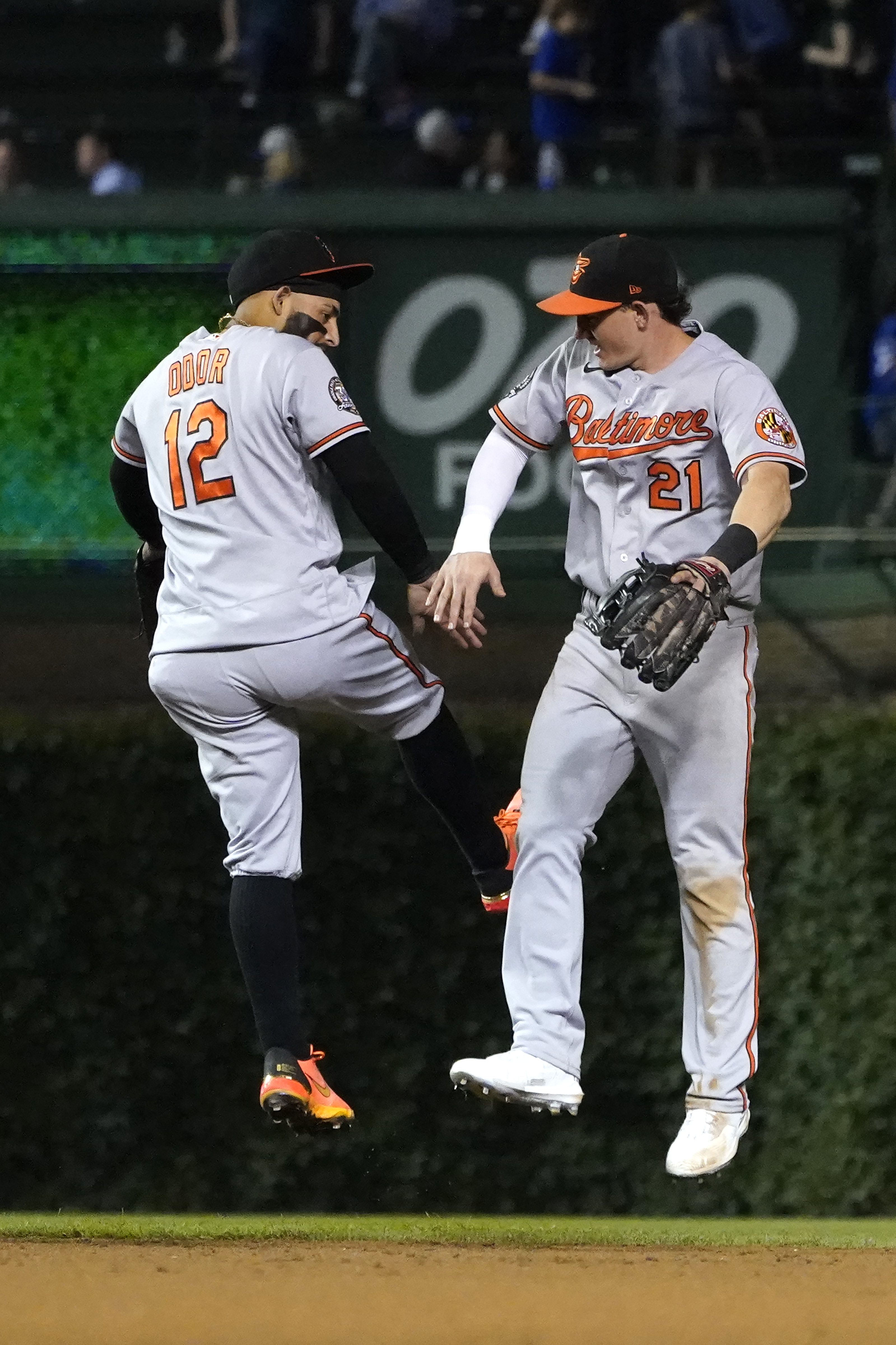 BALTIMORE, MD - SEPTEMBER 07: Baltimore Orioles center fielder Cedric  Mullins (31) makes a catch during the Toronto Blue Jays game versus the  Baltimore Orioles on September 7, 2022 at Orioles Park