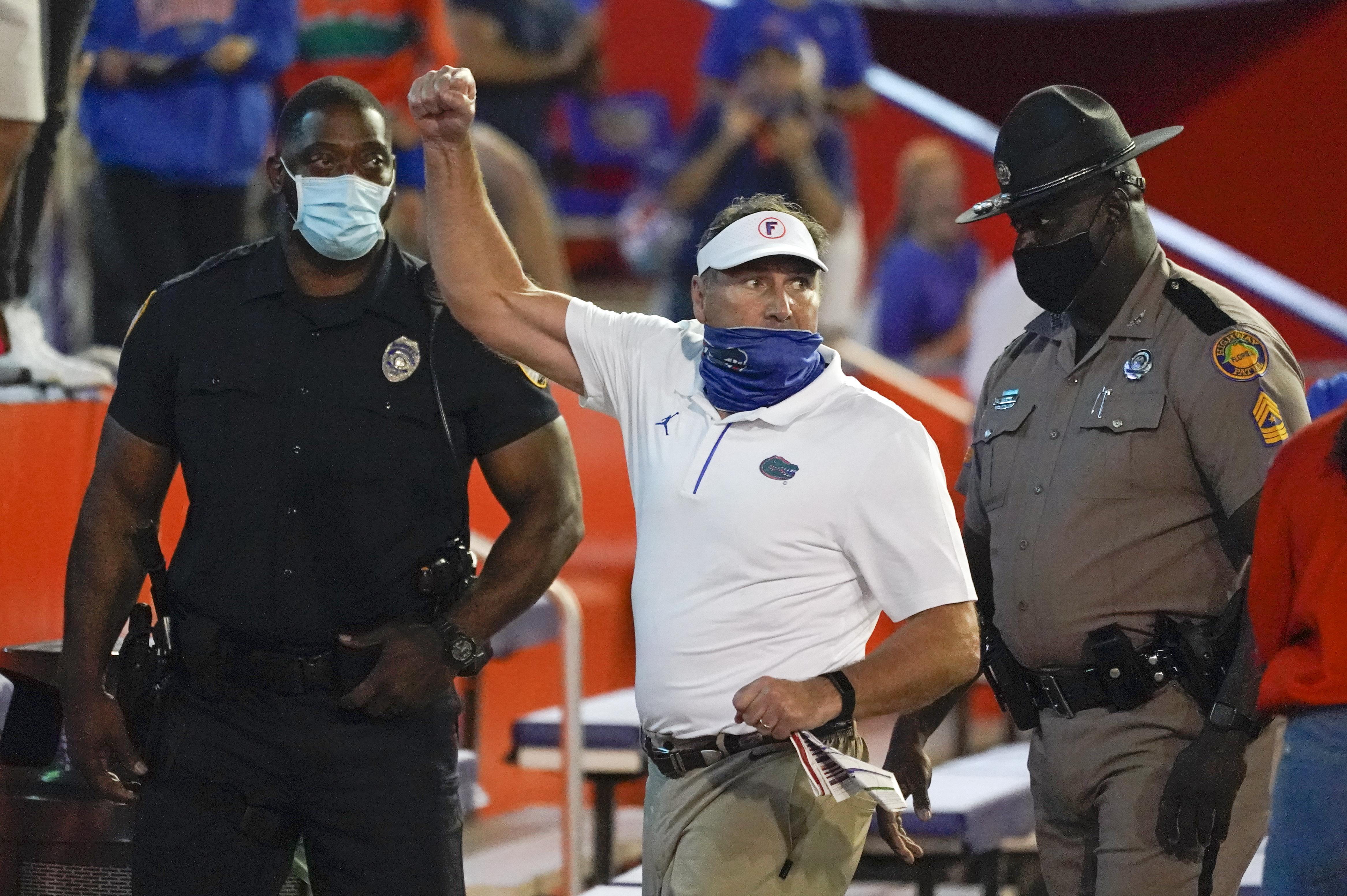 Florida s Mullen s uneven month ends in Darth Vader costume