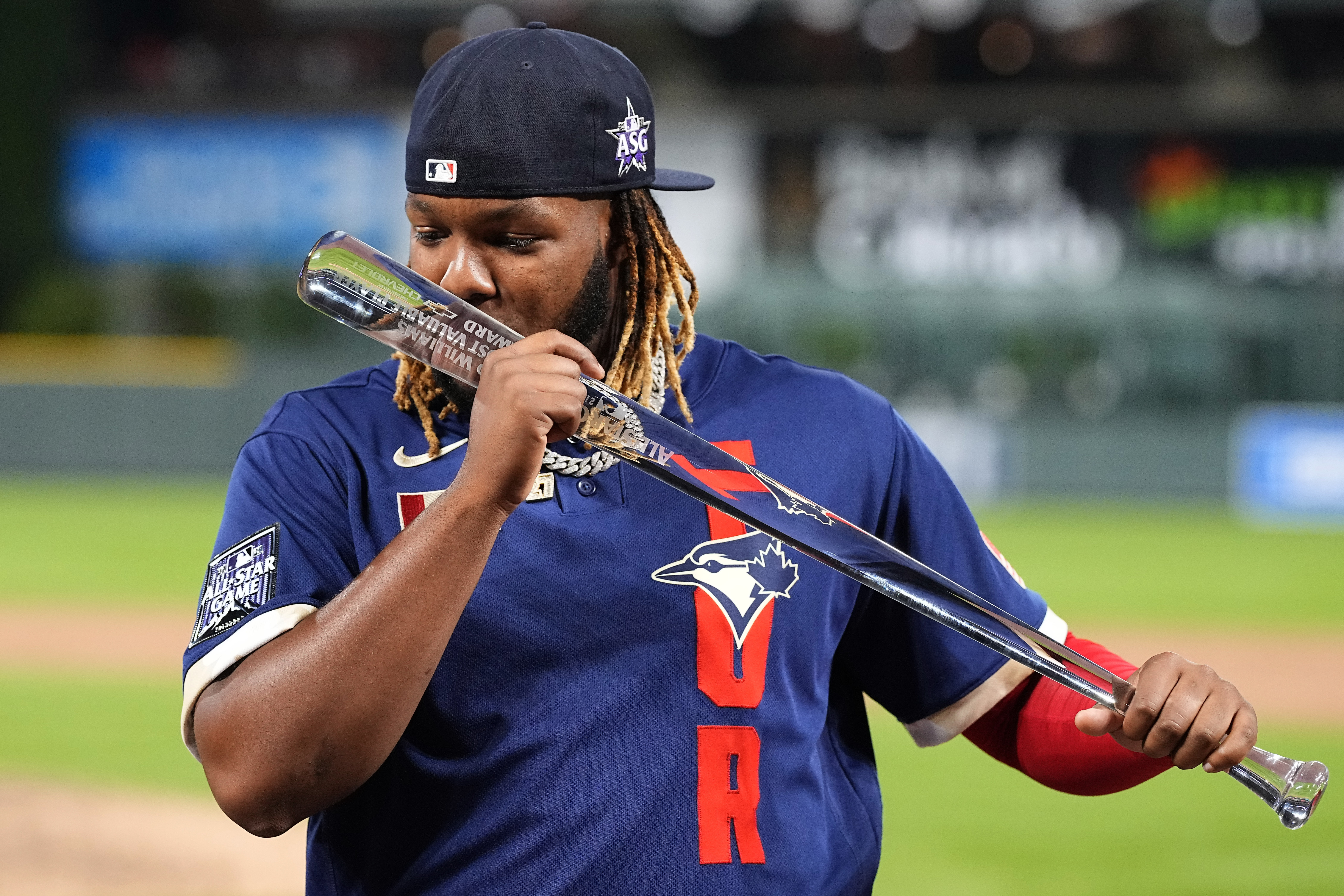 ESPN on X: Vlad Guerrero Jr. hit his first two home runs of his career in  the same park his dad, Vladimir Guerrero, won the 2007 Home Run Derby.   / X