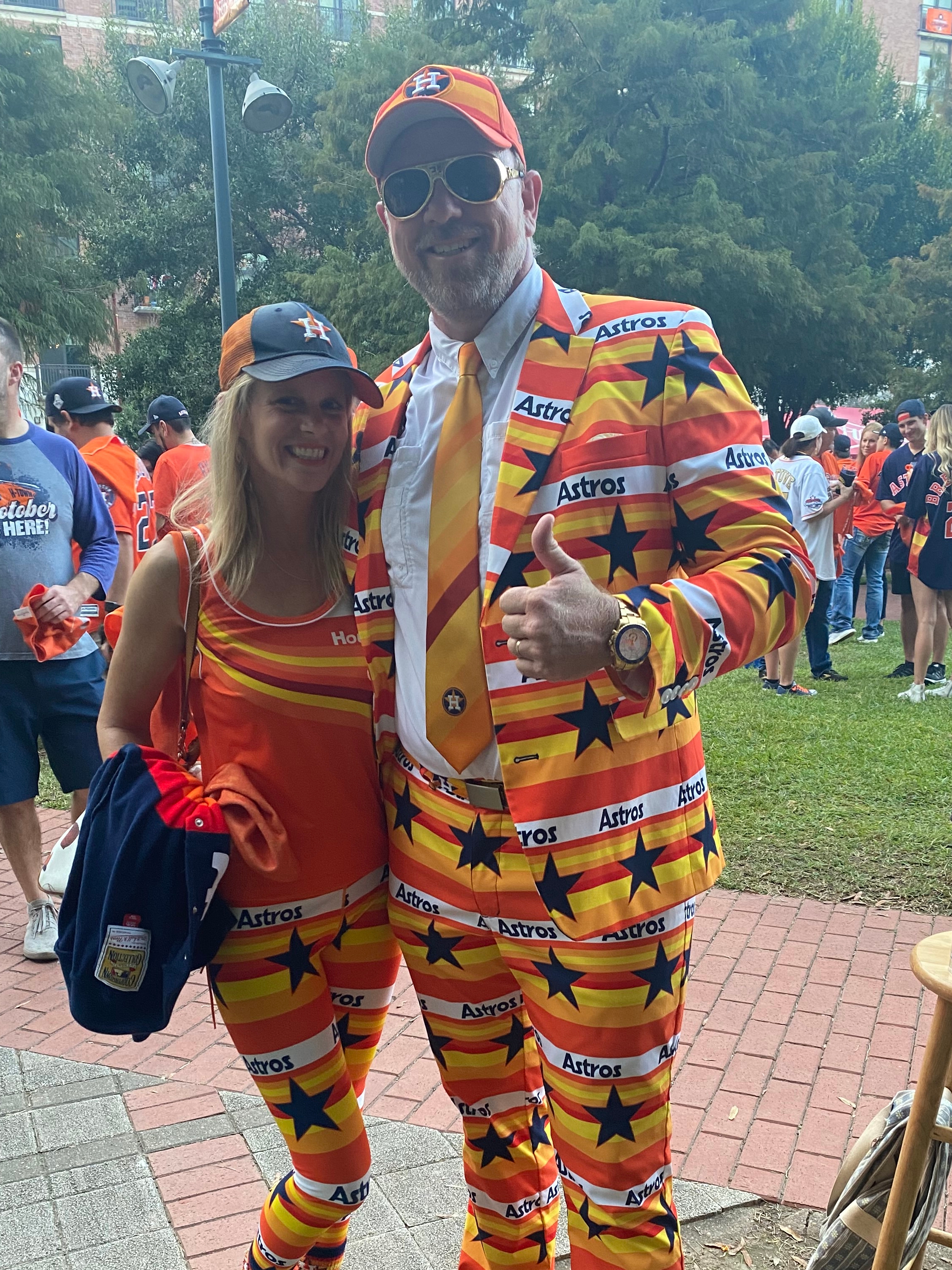 🔒 Looking sharp! Here are some of the best dressed Astros fans at