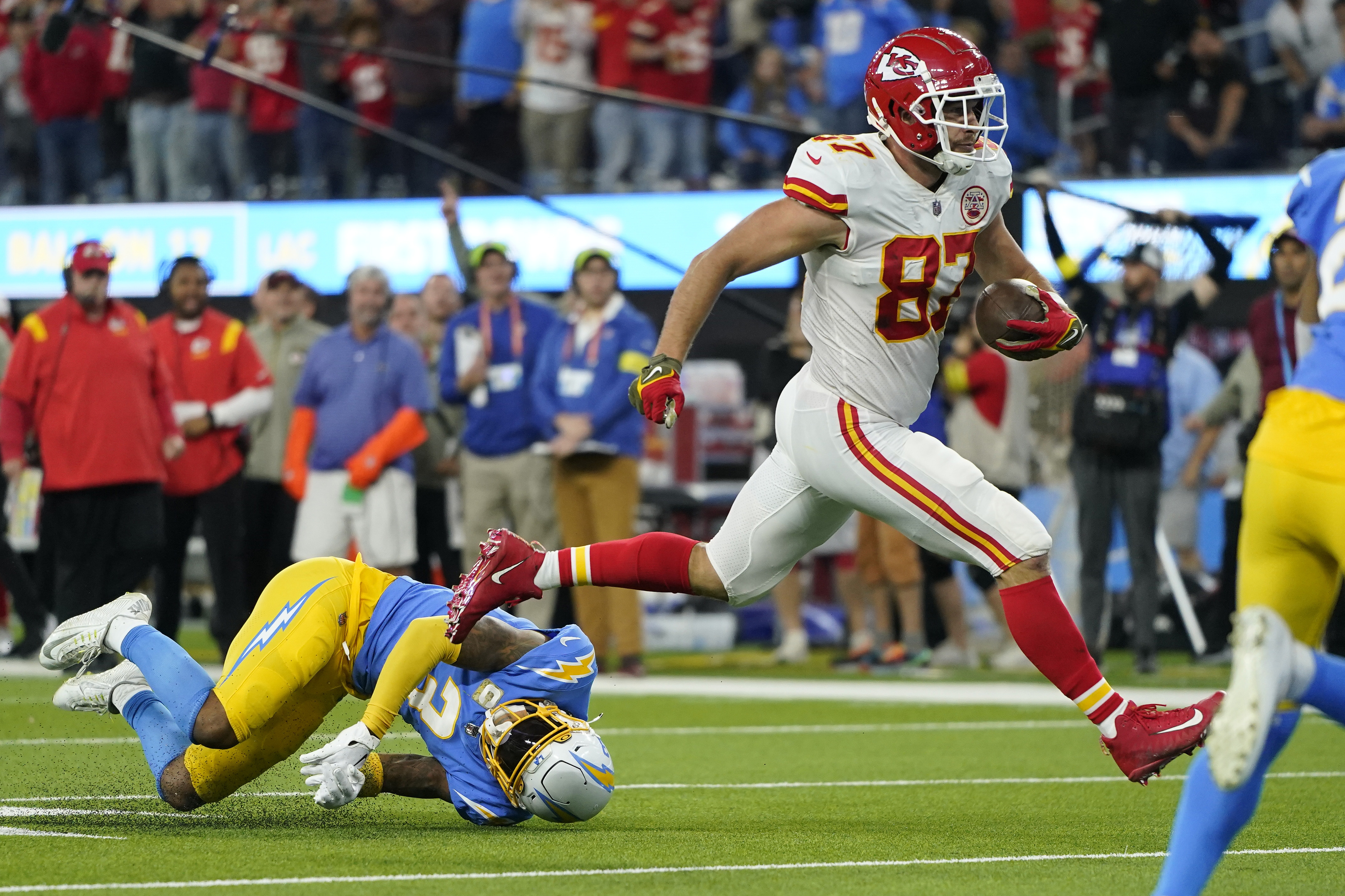 Kelce rallies Chiefs over Chargers - The Iola Register