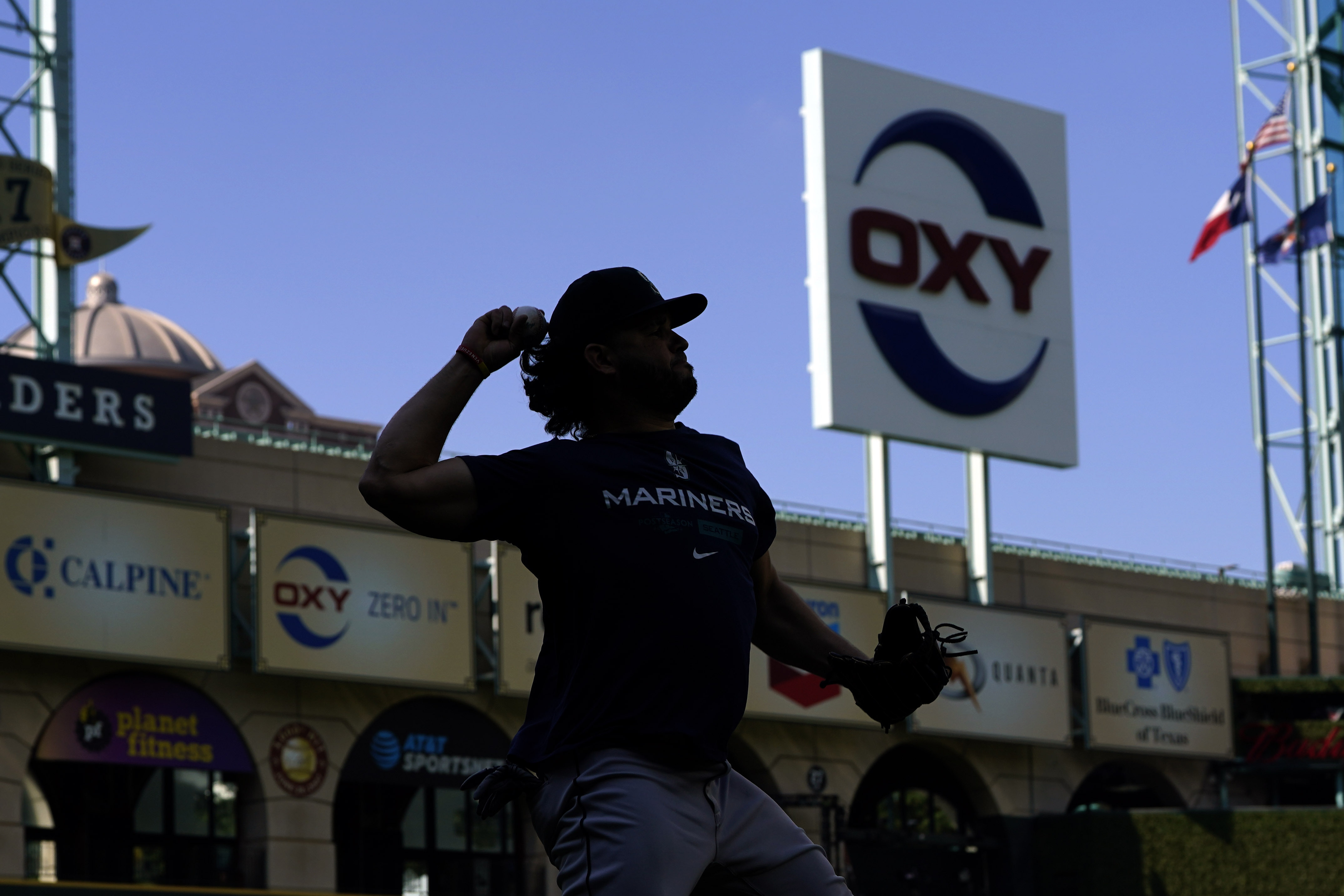 Verlander returns to playoffs as Astros host Seattle in ALDS