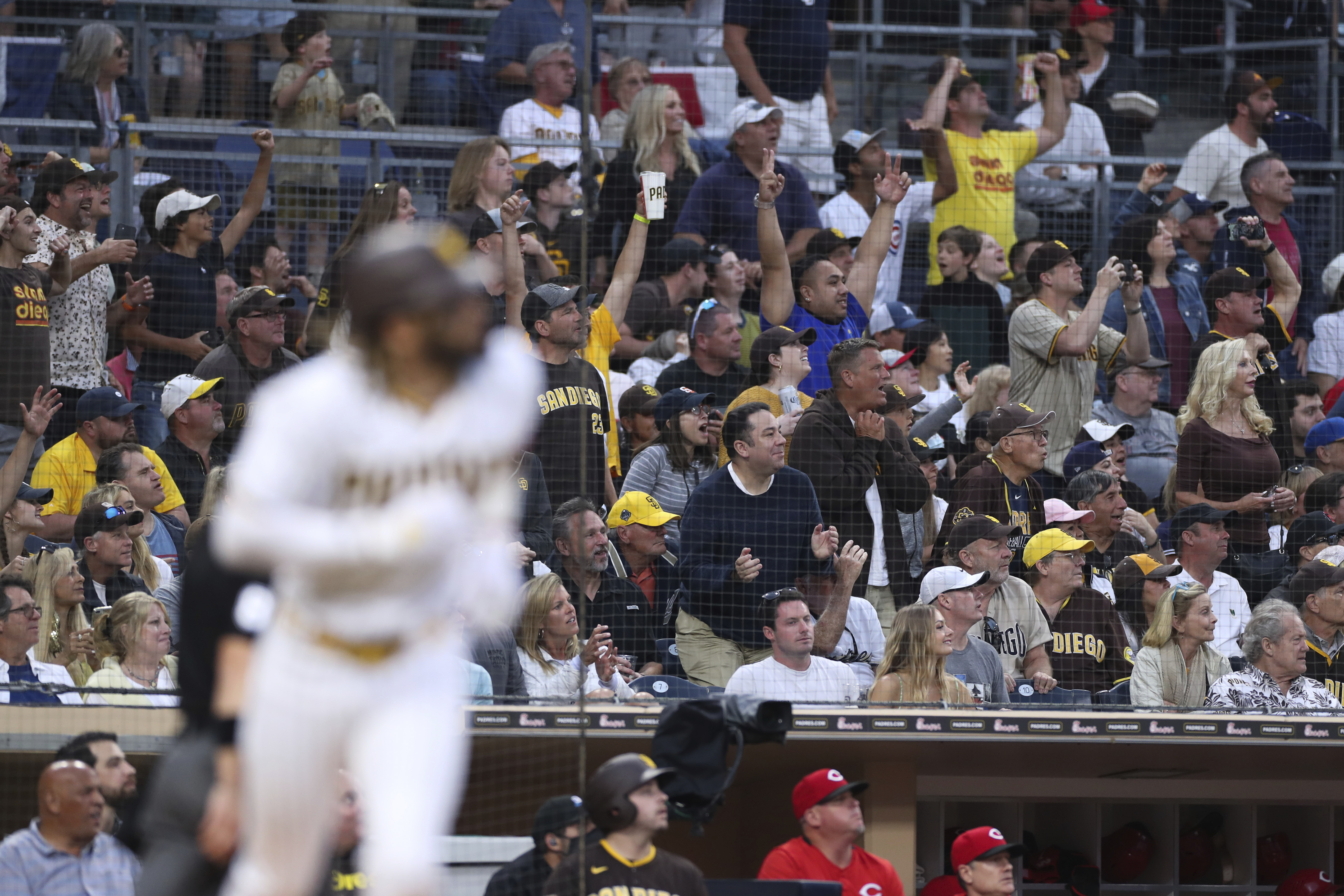 Tatis Jr. Electrifies Sellout Crowd With a Throw For the Ages to