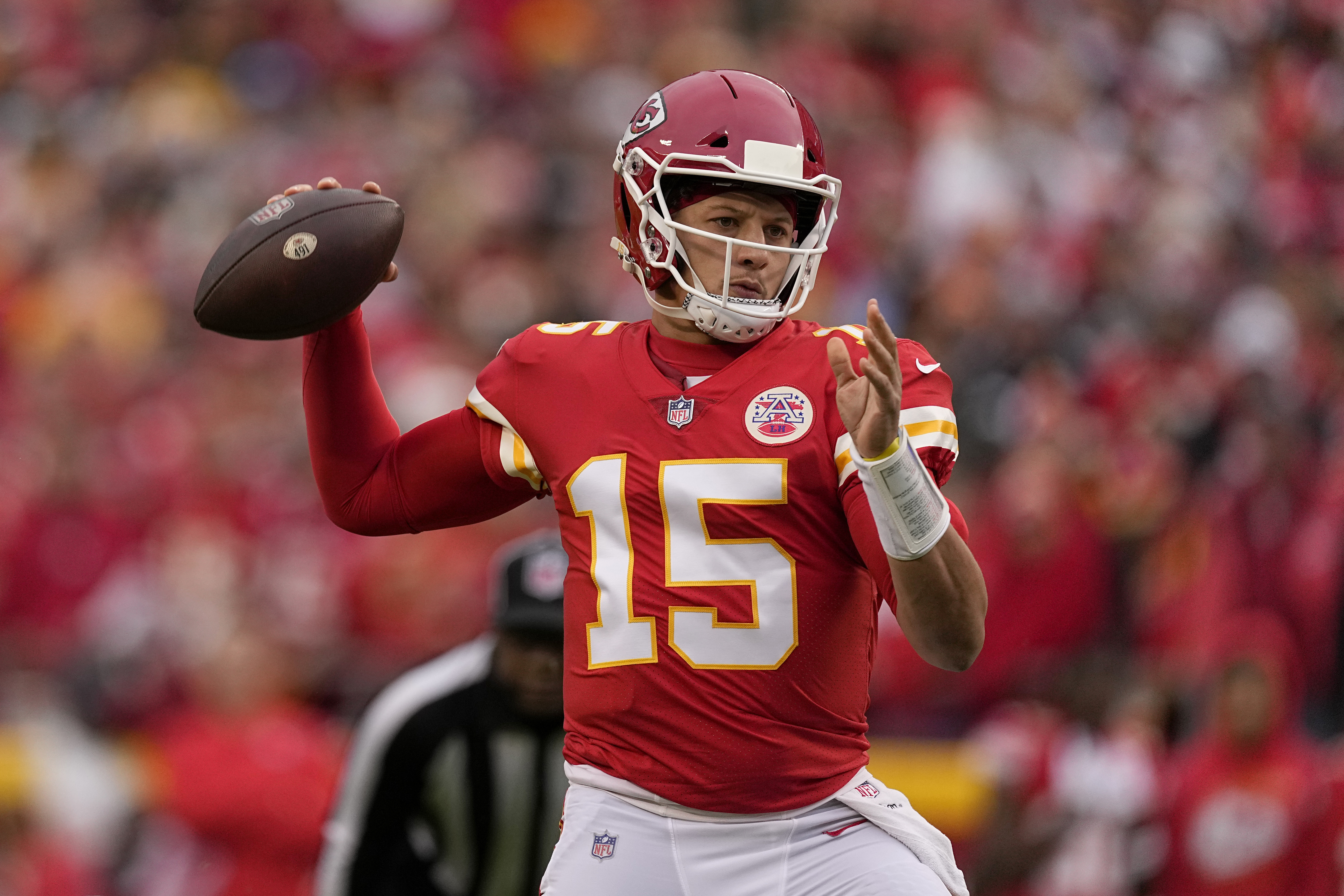 Chiefs' Patrick Mahomes gave Derrick Gore his first touchdown ball -  Arrowhead Pride