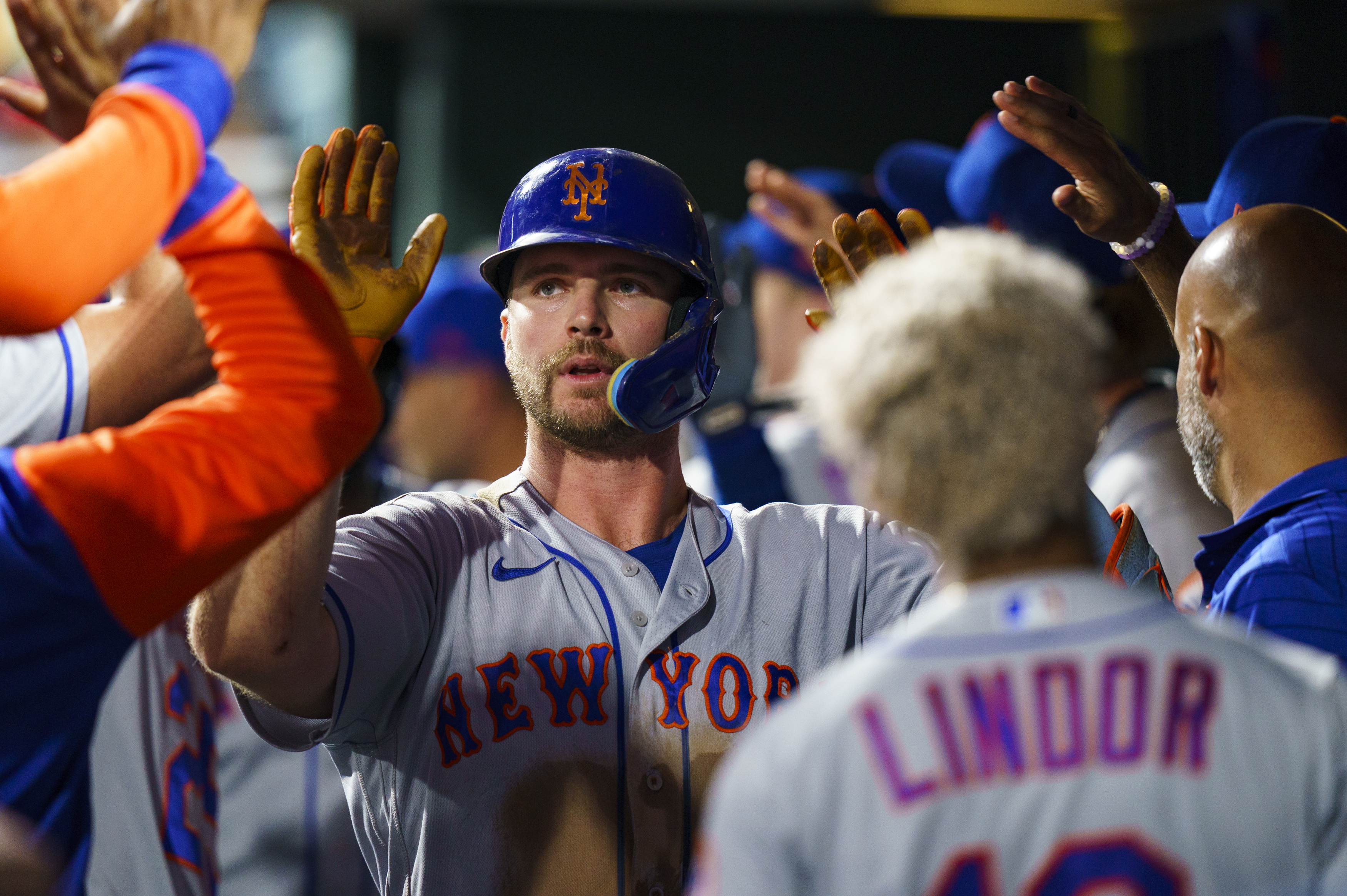 Phillies interim manager Rob Thomson has a fan and friend in Mets manager  Buck Showalter