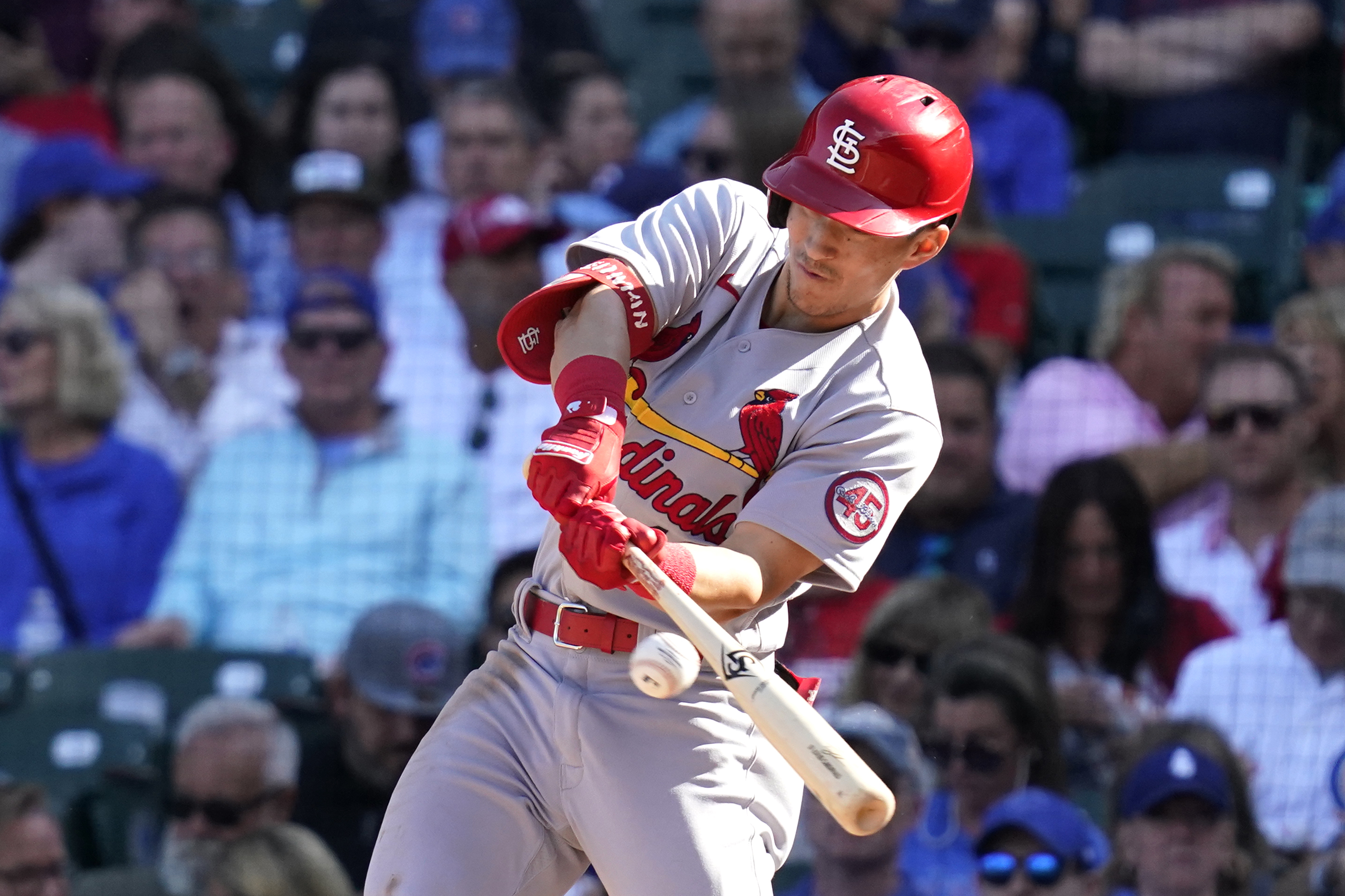 Goldschmidt homers, runs hit streak to 25 as Cards beat Cubs