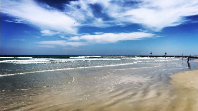 Sharks Bite 12 Year Old Boy 71 Year Old Man In Volusia County