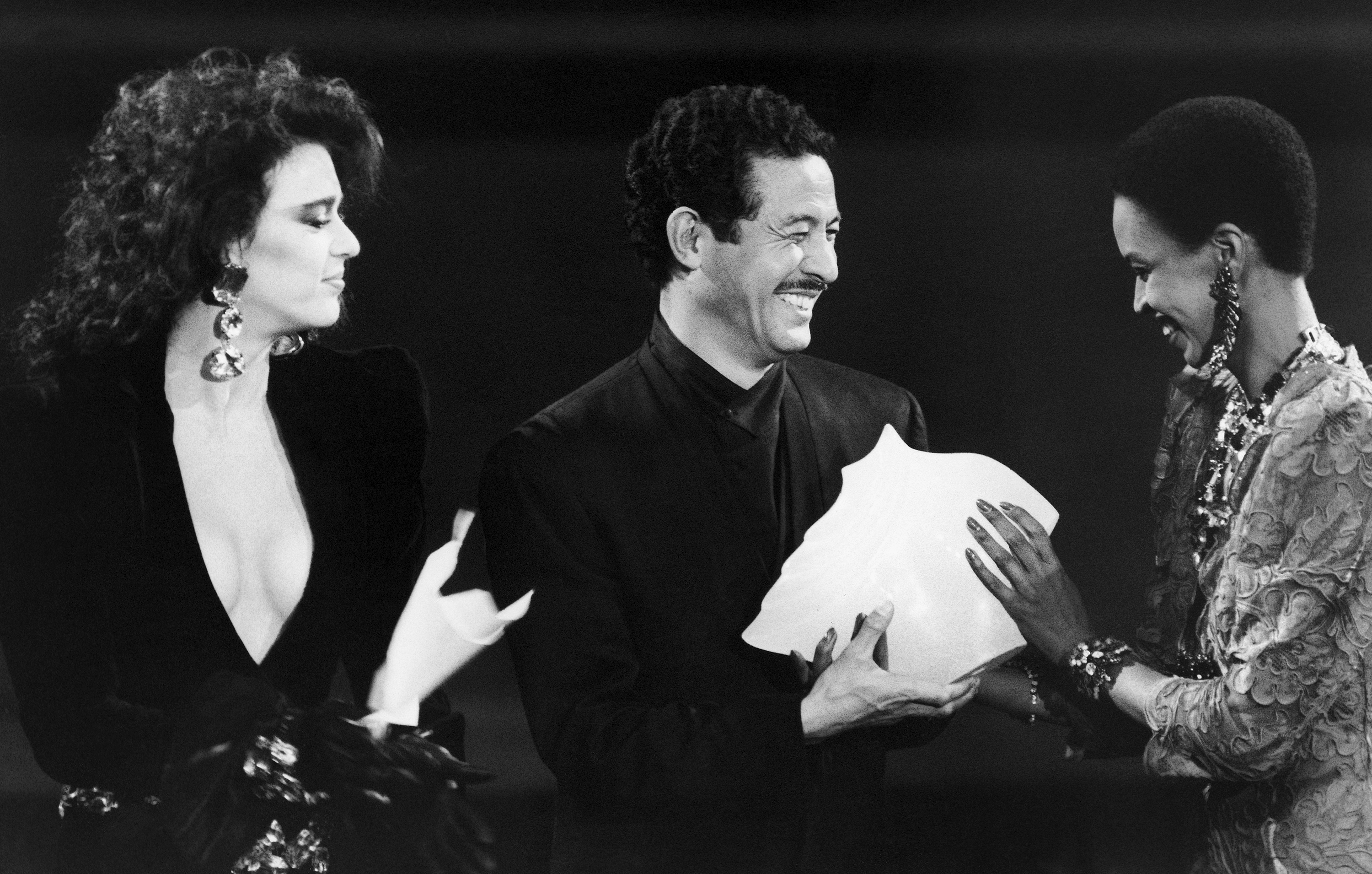 Issey Miyake, known for bold sculpted designs, dies at 84