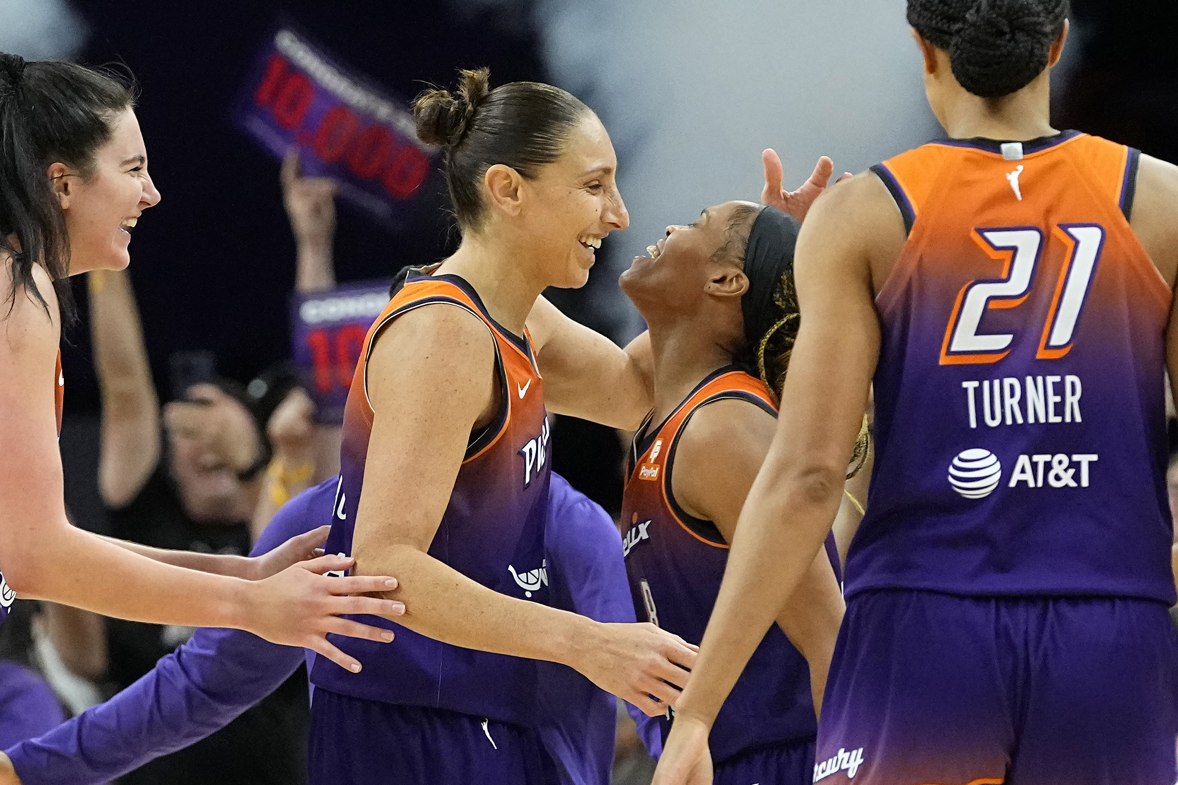 Diana Taurasi becomes first WNBA player to reach 10,000 points