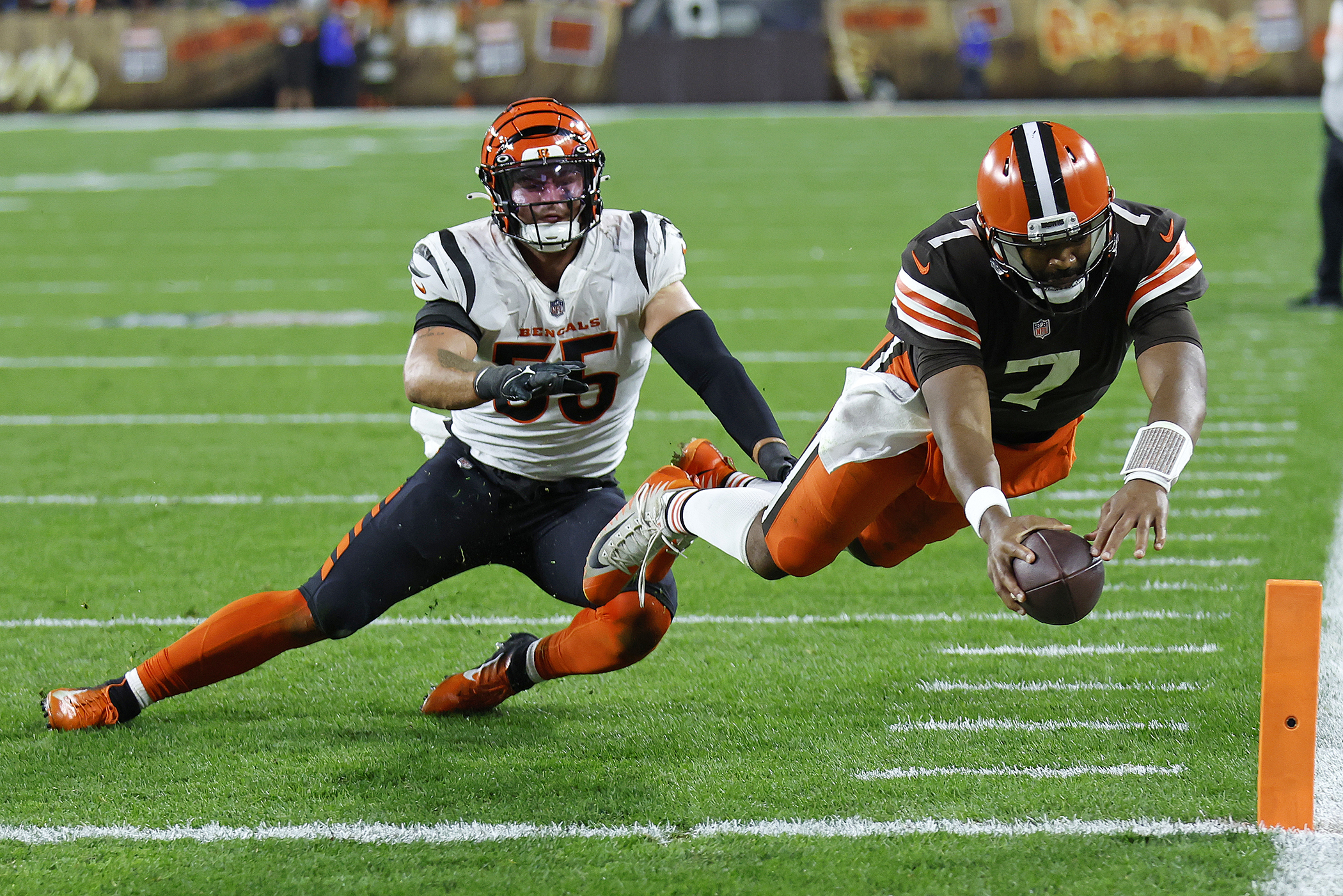 Sacked: Mayfield waits as Browns look to trade unwanted QB