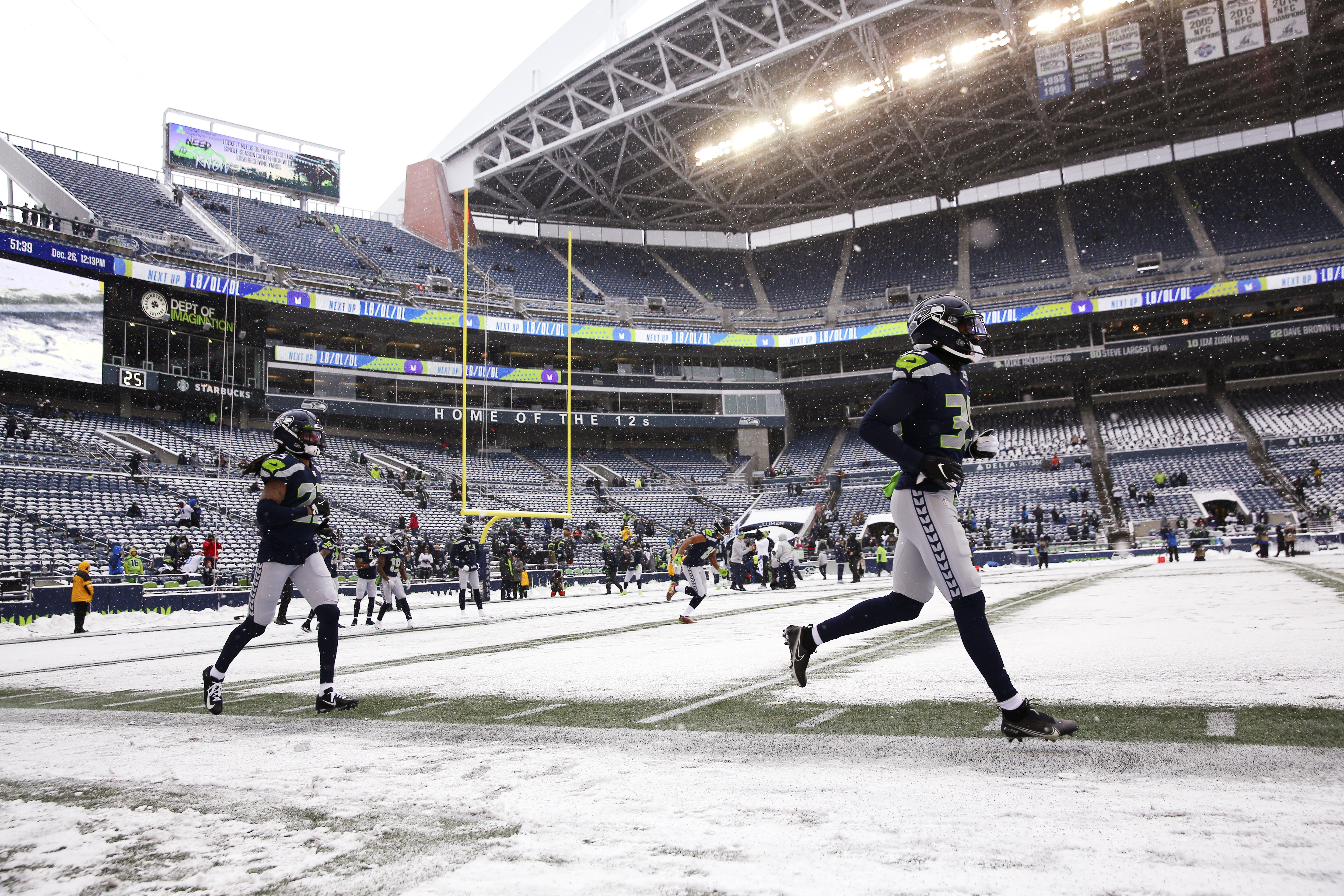 Sam Darnold booed by Panthers fans in return from injury