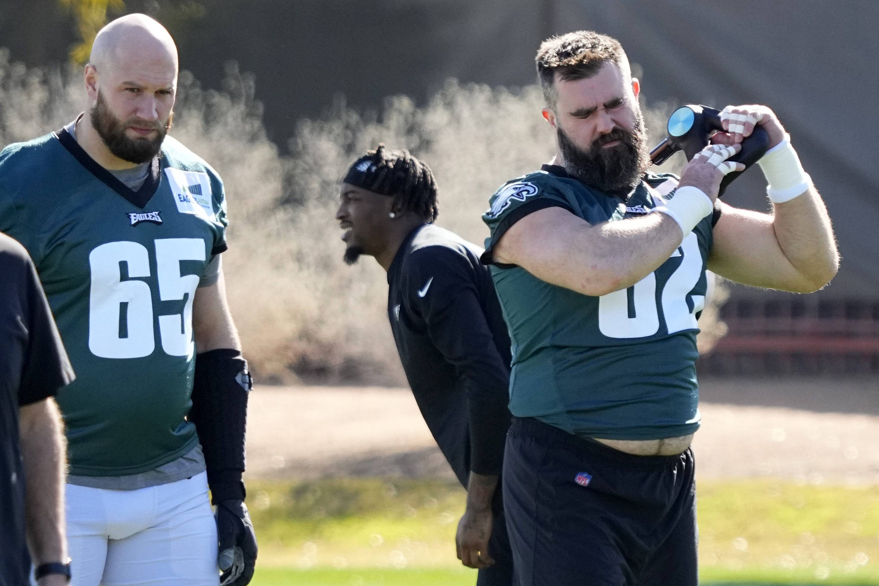 Eagles quarterback NICK FOLES passes downfield