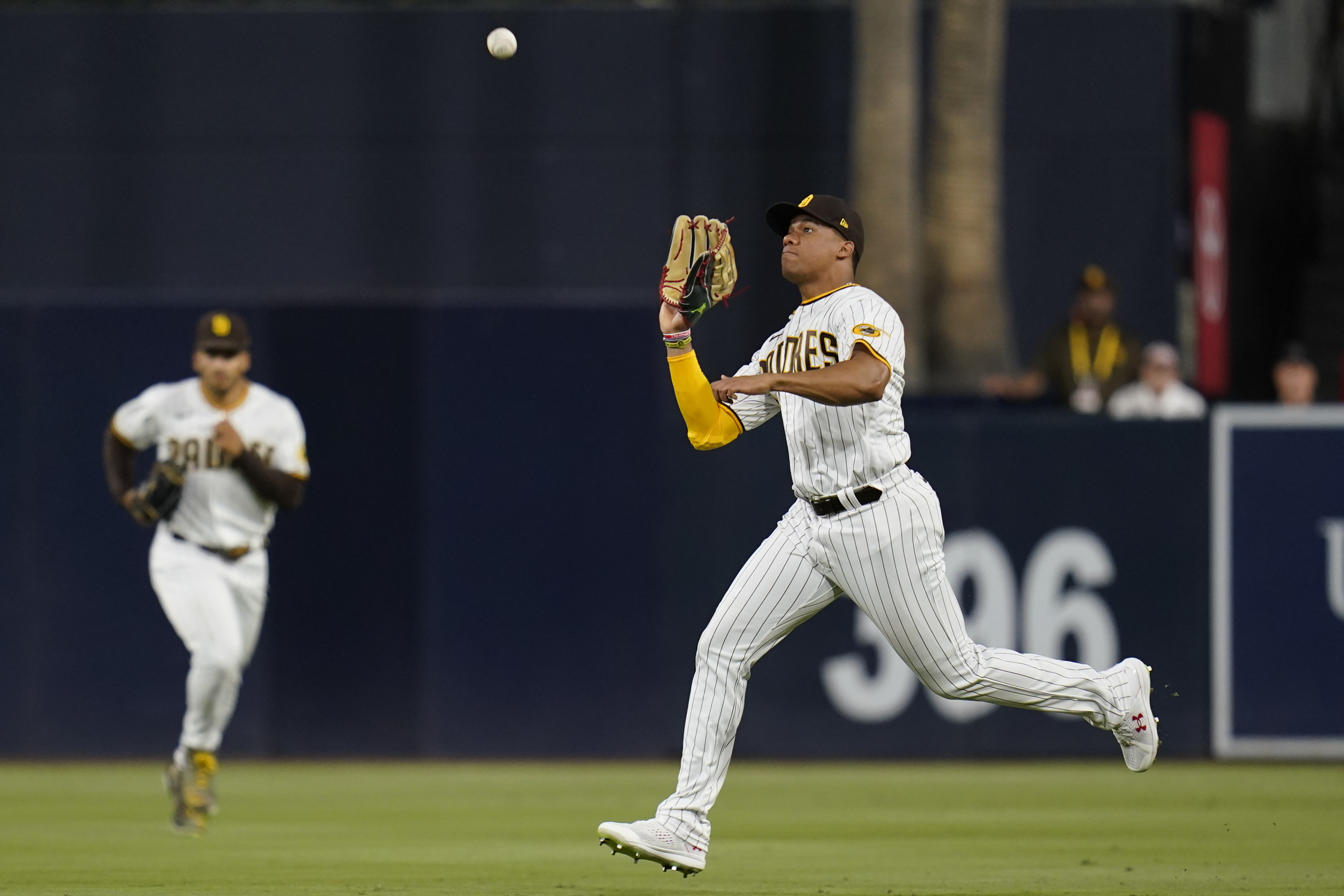 MLB Roundup: Slam Diego! Cronenworth hits Padres' 5th slam in 6 games, Sports