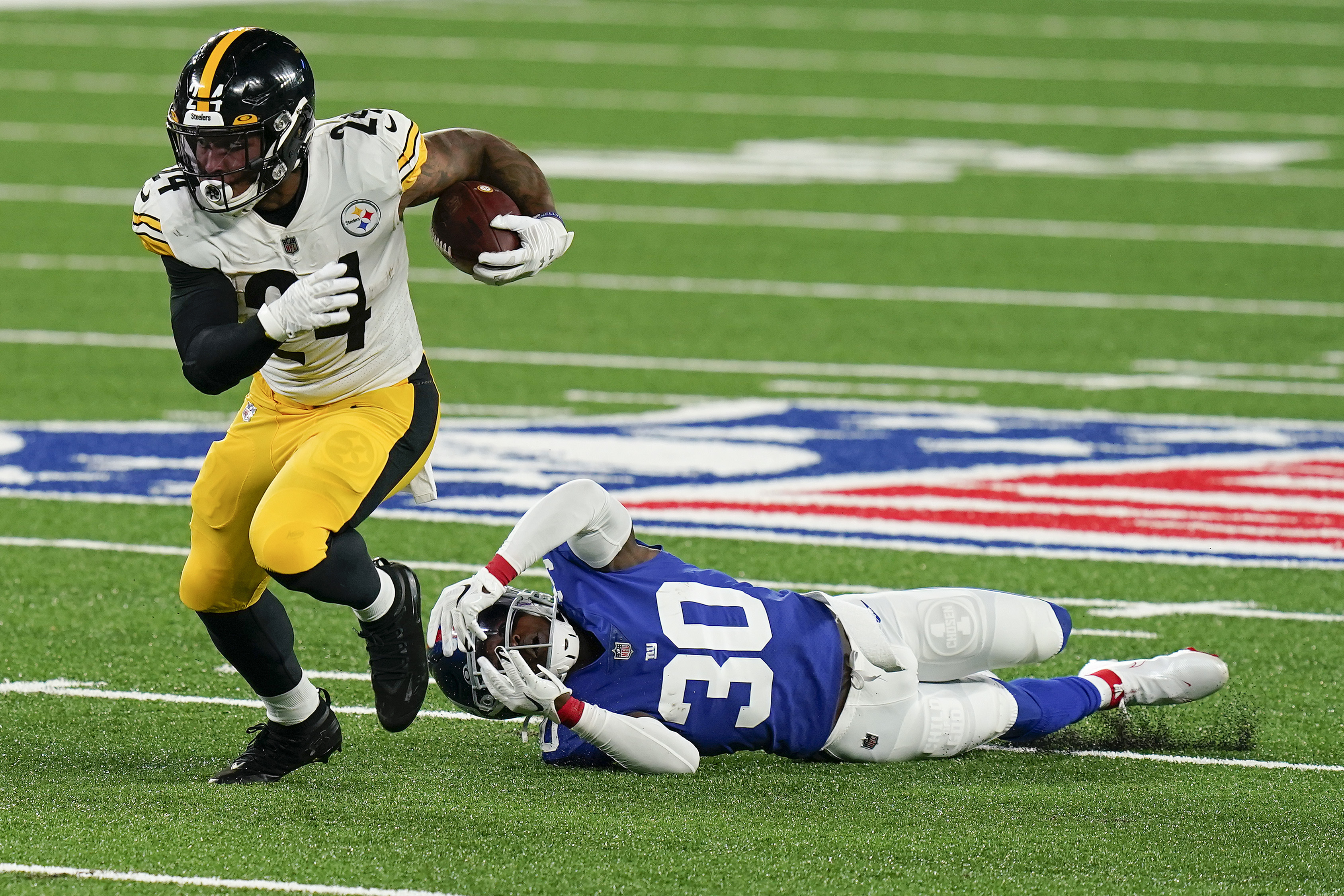 James Bradberry grabbed JuJu Smith-Schuster's jersey, which is still a  penalty - Behind the Steel Curtain