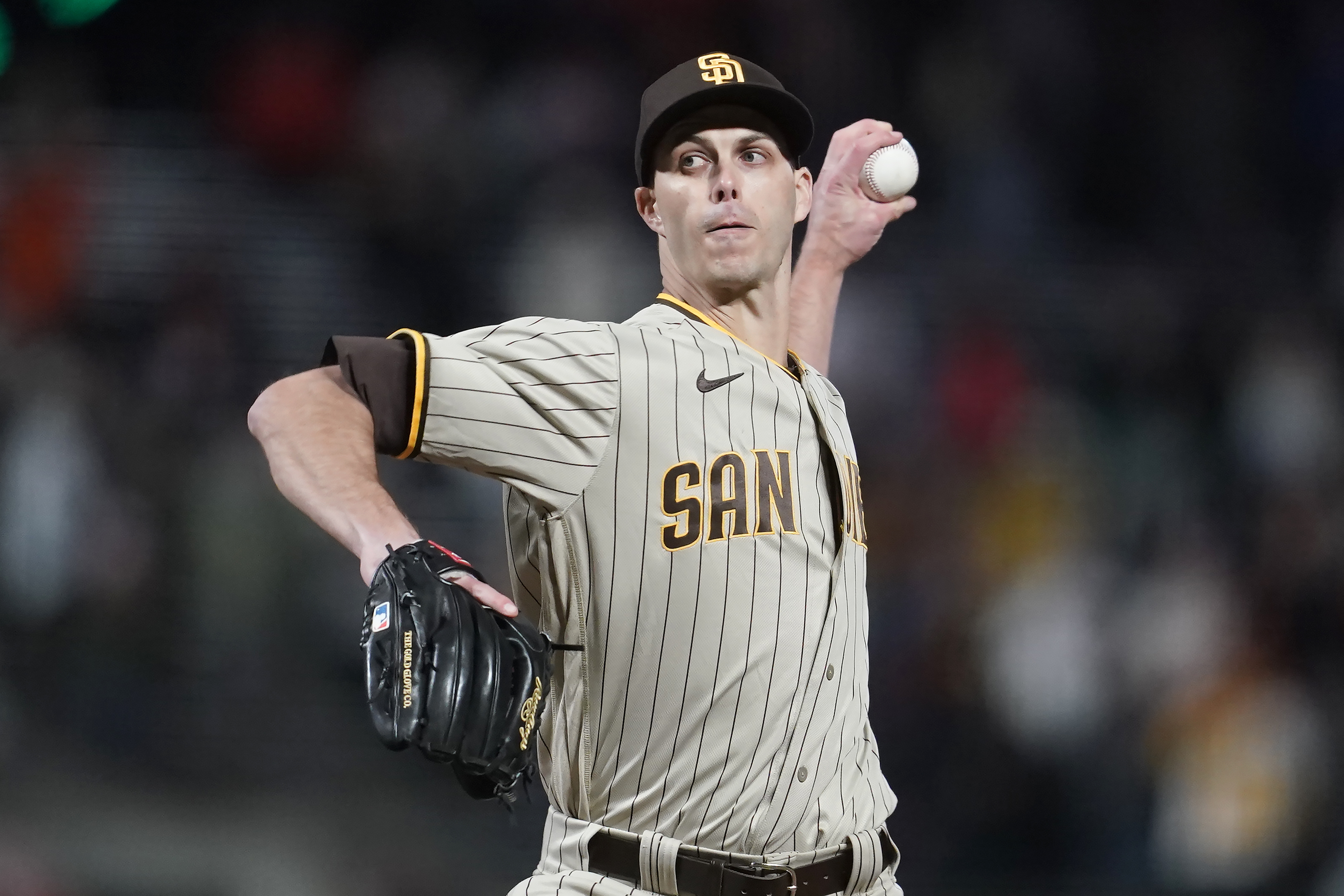 Mauricio Dubon makes Giants debut, hangs out with Brandon Crawford